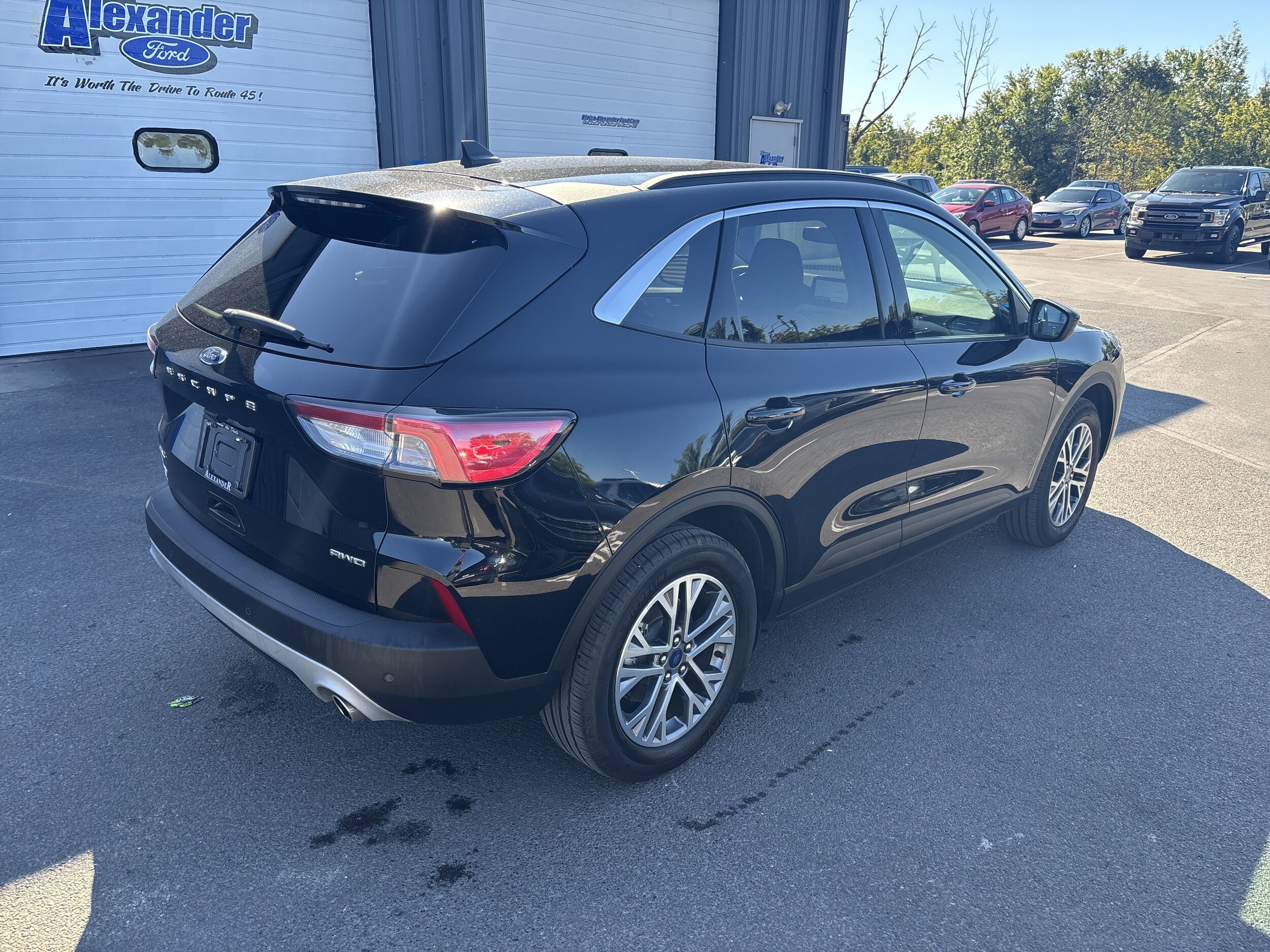 2021 Ford Escape SEL photo 2