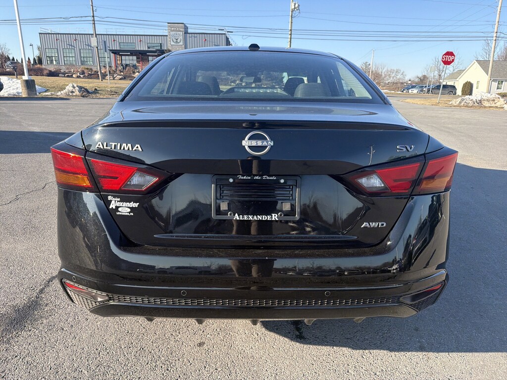 Used 2024 Nissan Altima 2.5 SV Sedan