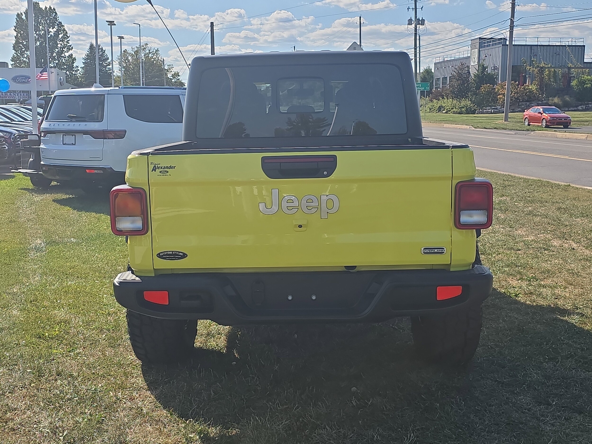 2023 Jeep Gladiator Overland photo 4