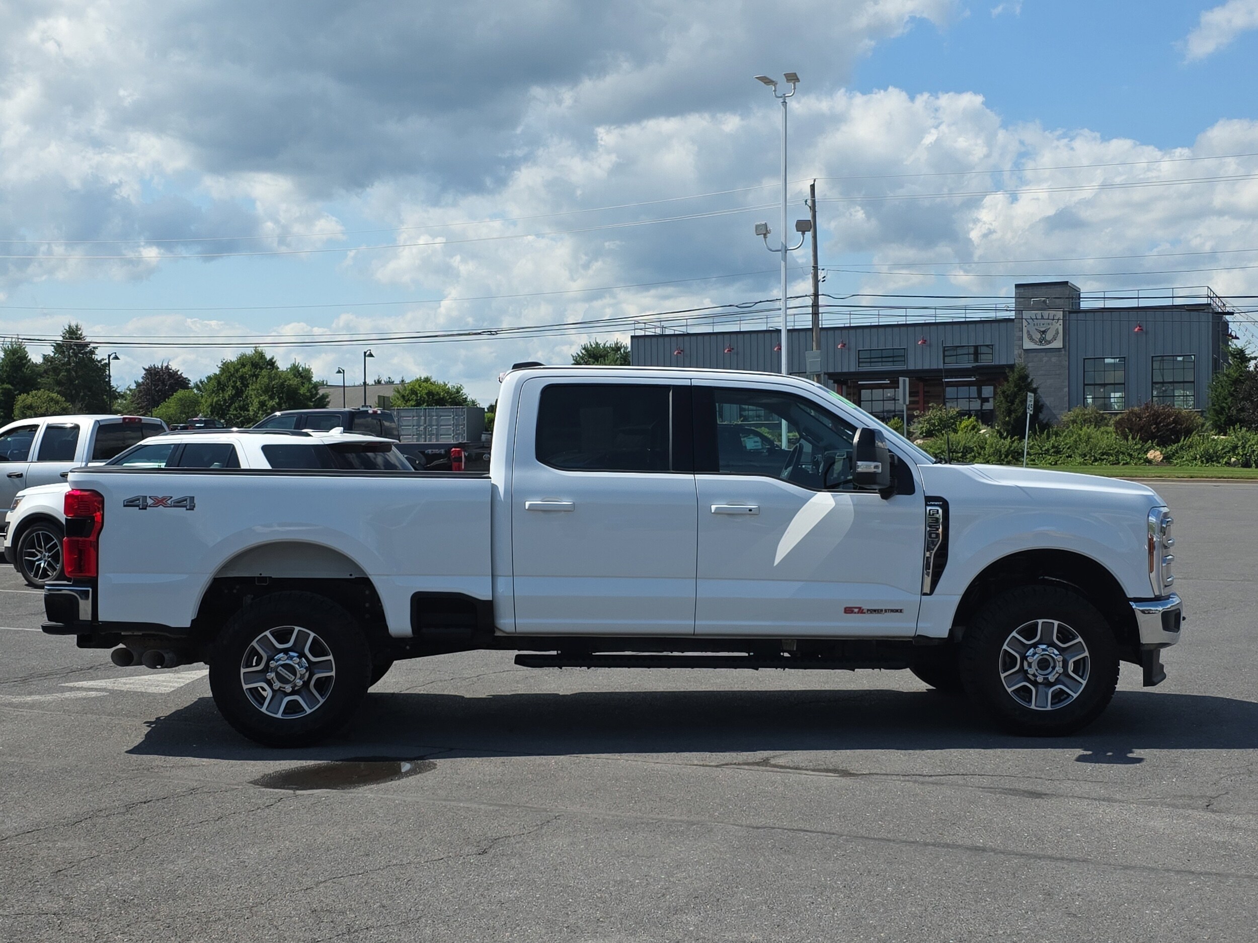 2024 Ford F-350 Lariat photo 2