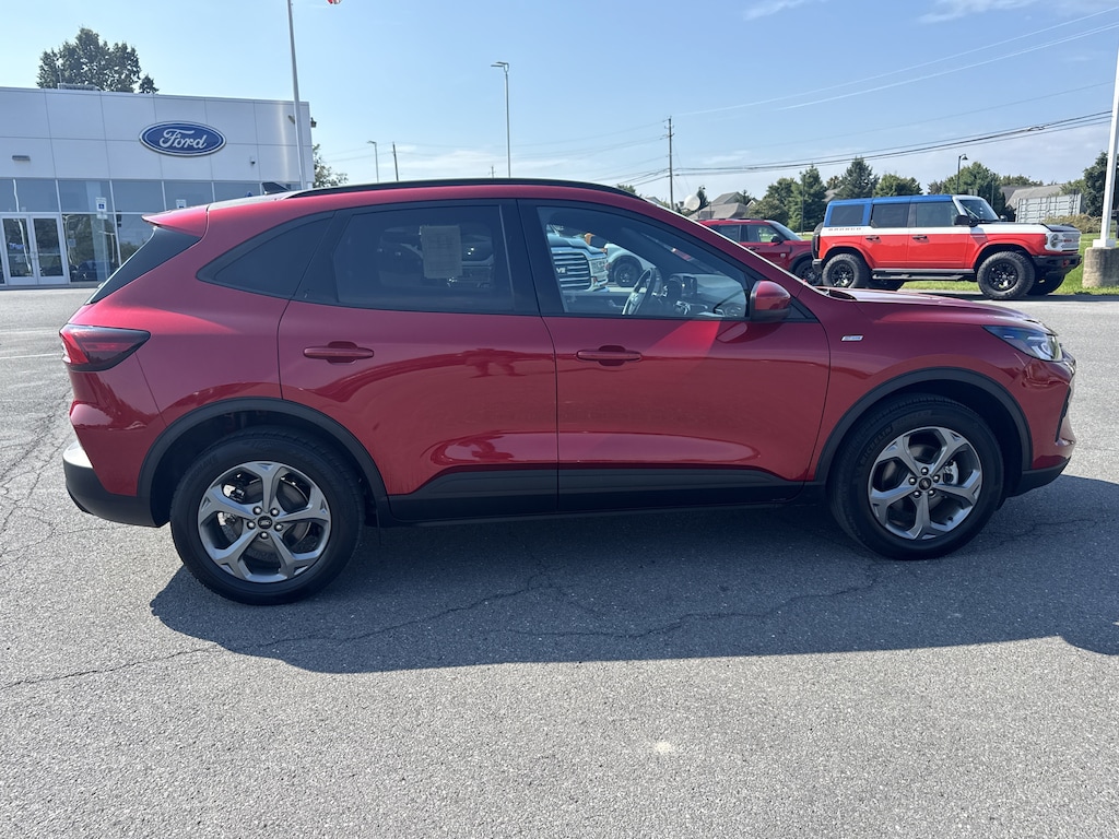 Used 2025 Ford Escape ST-Line Select SUV