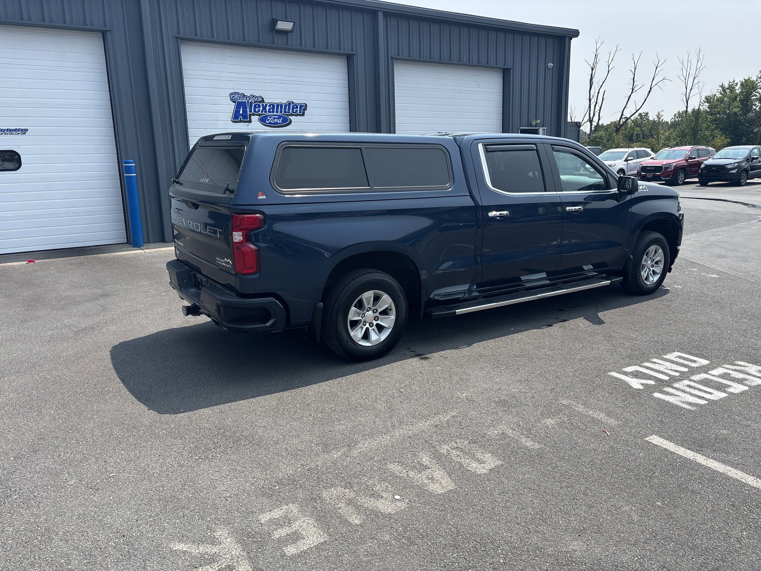 2020 Chevrolet Silverado 1500 High Country photo 2
