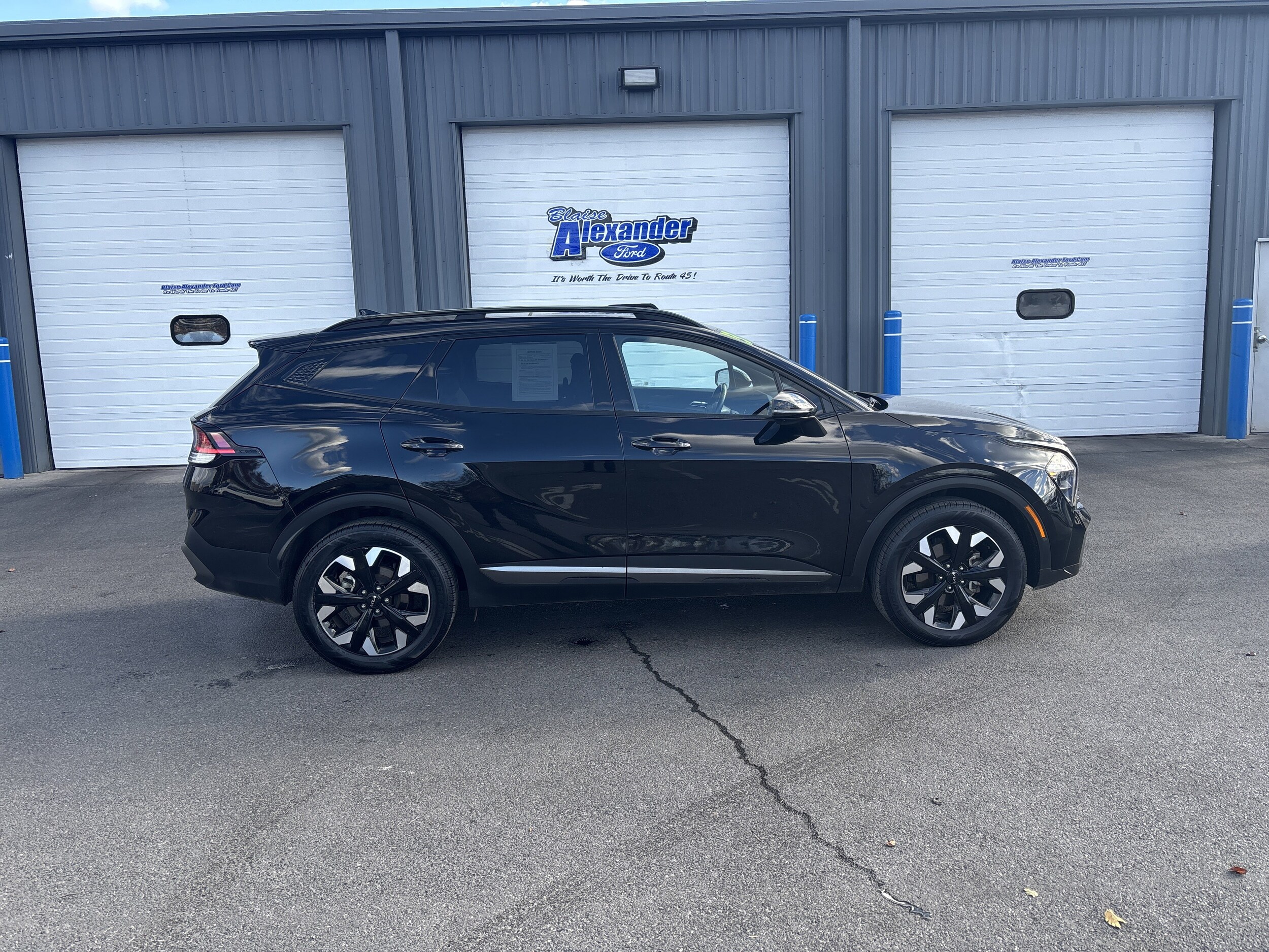 2023 Kia Sportage X-Line photo 2