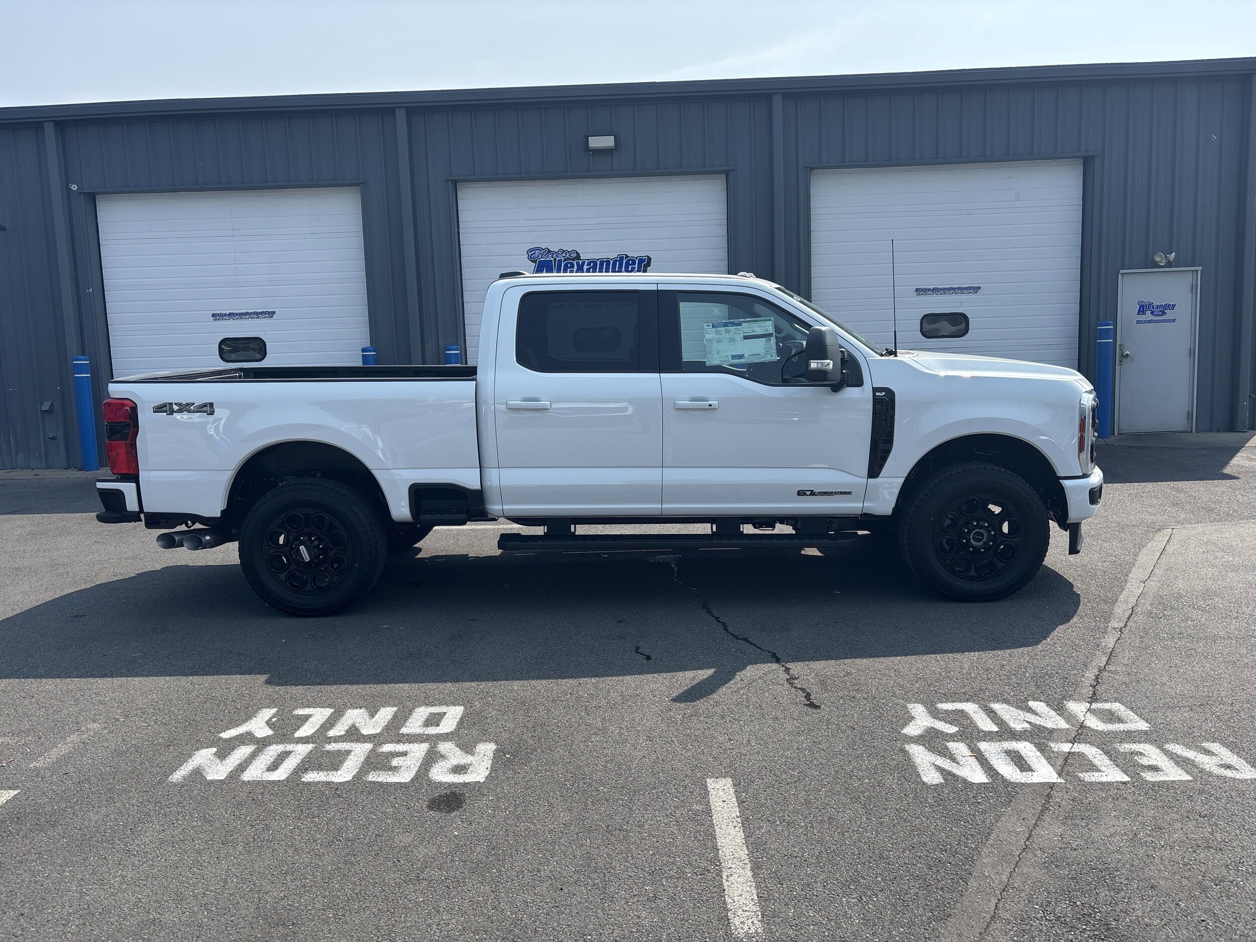 2025 Ford F-250 XLT photo 2