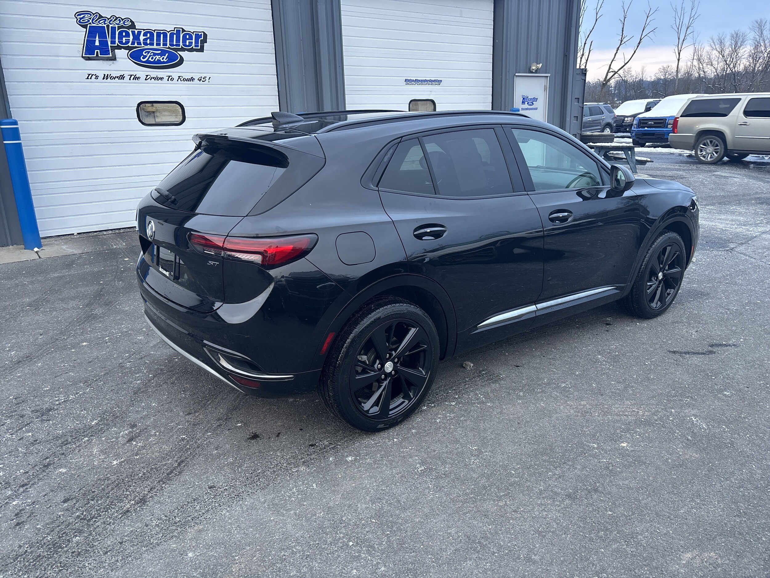 2021 Buick Envision Essence photo 3