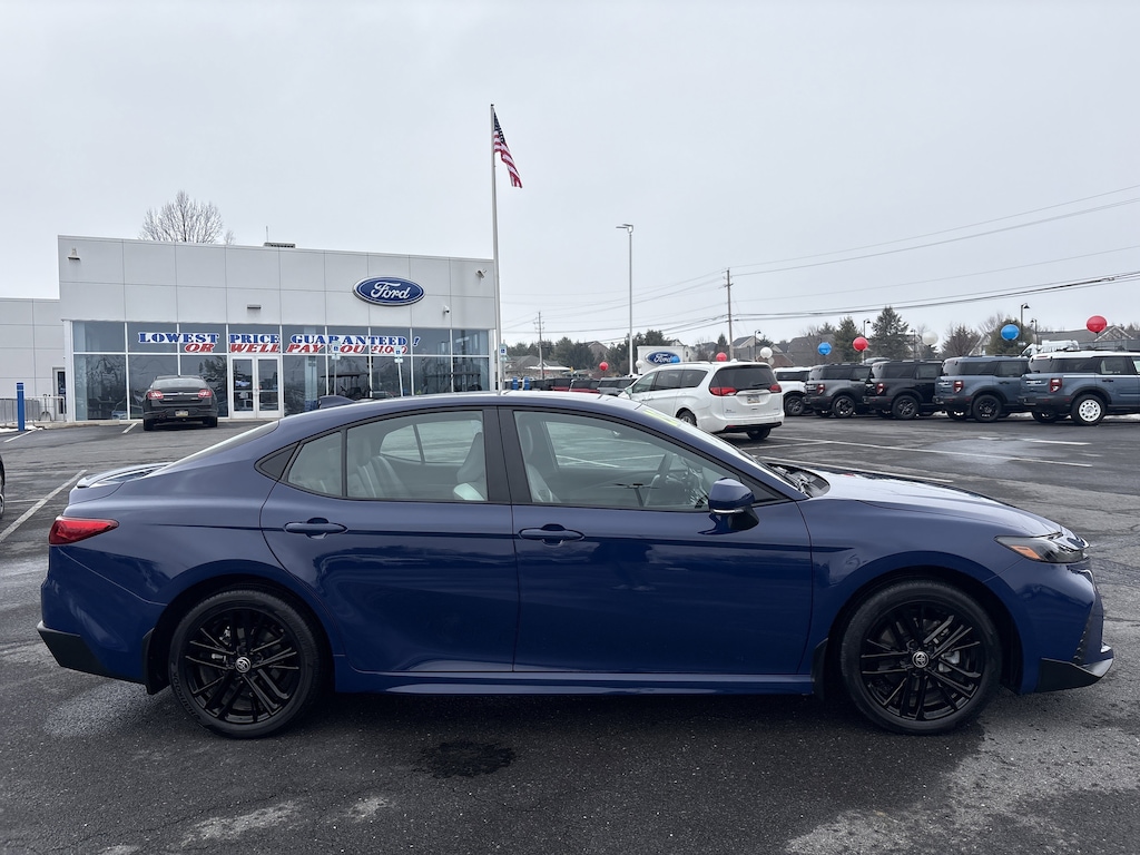 Used 2025 Toyota Camry SE Sedan