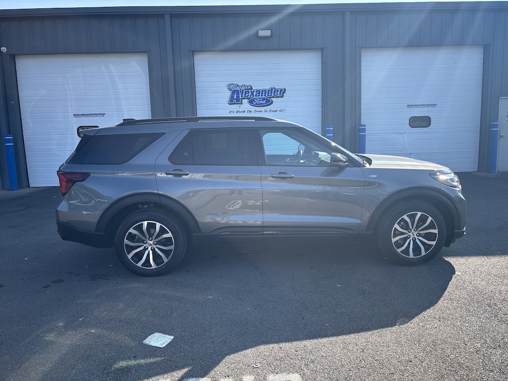 Used 2025 Ford Explorer ST-Line SUV