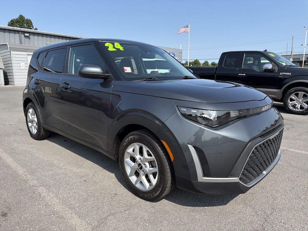 Used 2024 Kia Soul LX Hatchback