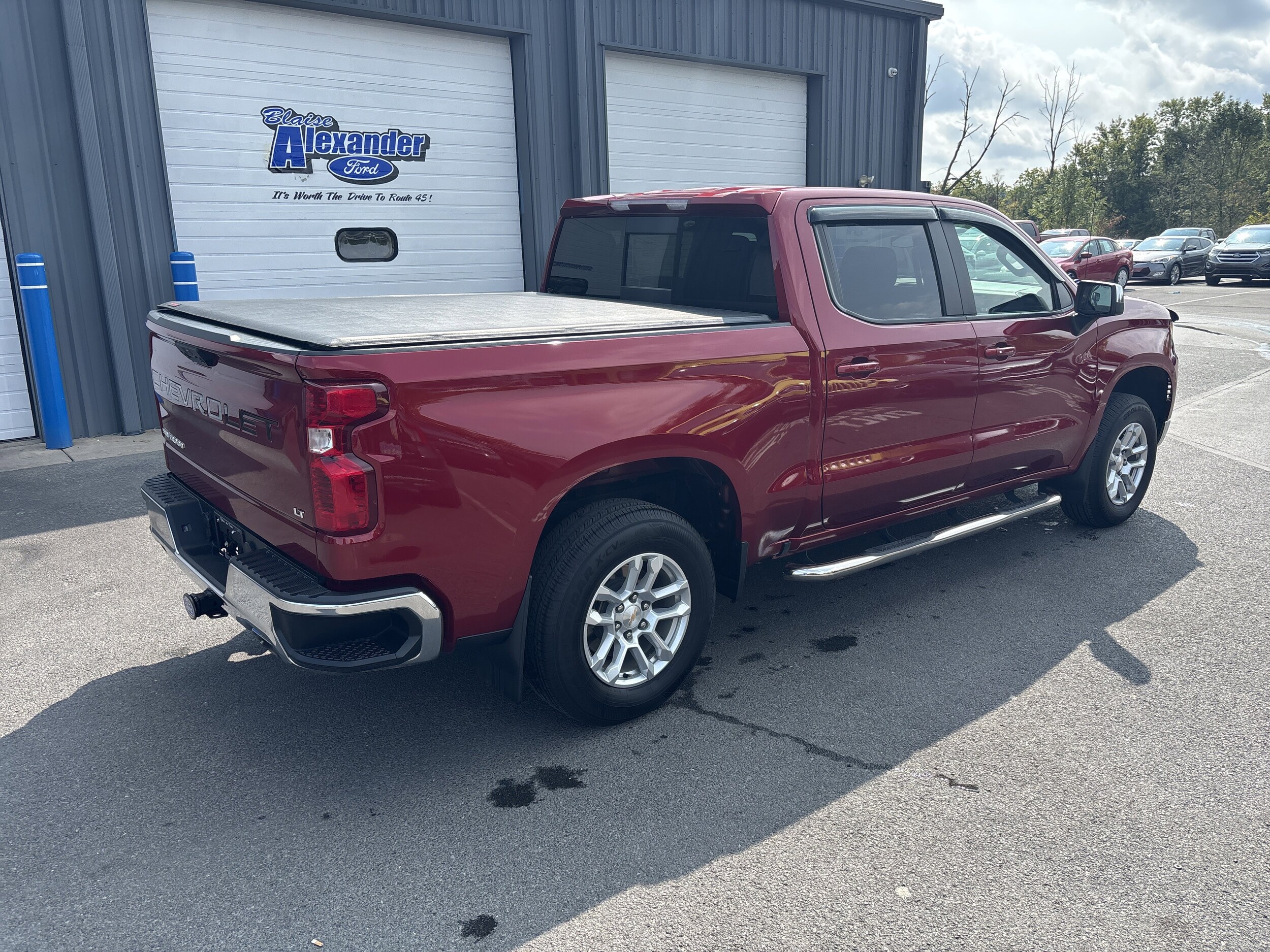 2023 Chevrolet Silverado 1500 photo 3
