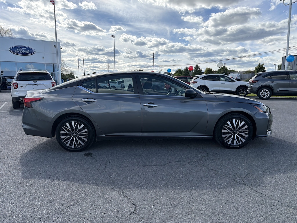 Used 2024 Nissan Altima 2.5 SV Sedan