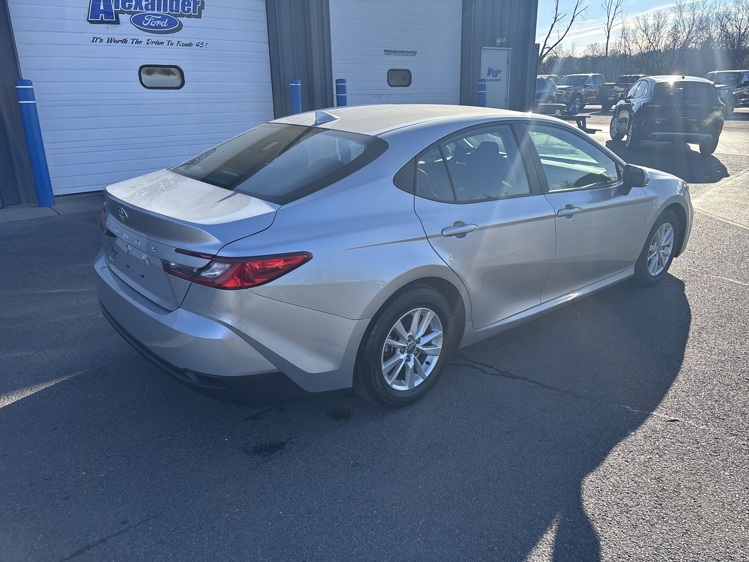 2025 Toyota Camry LE photo 3