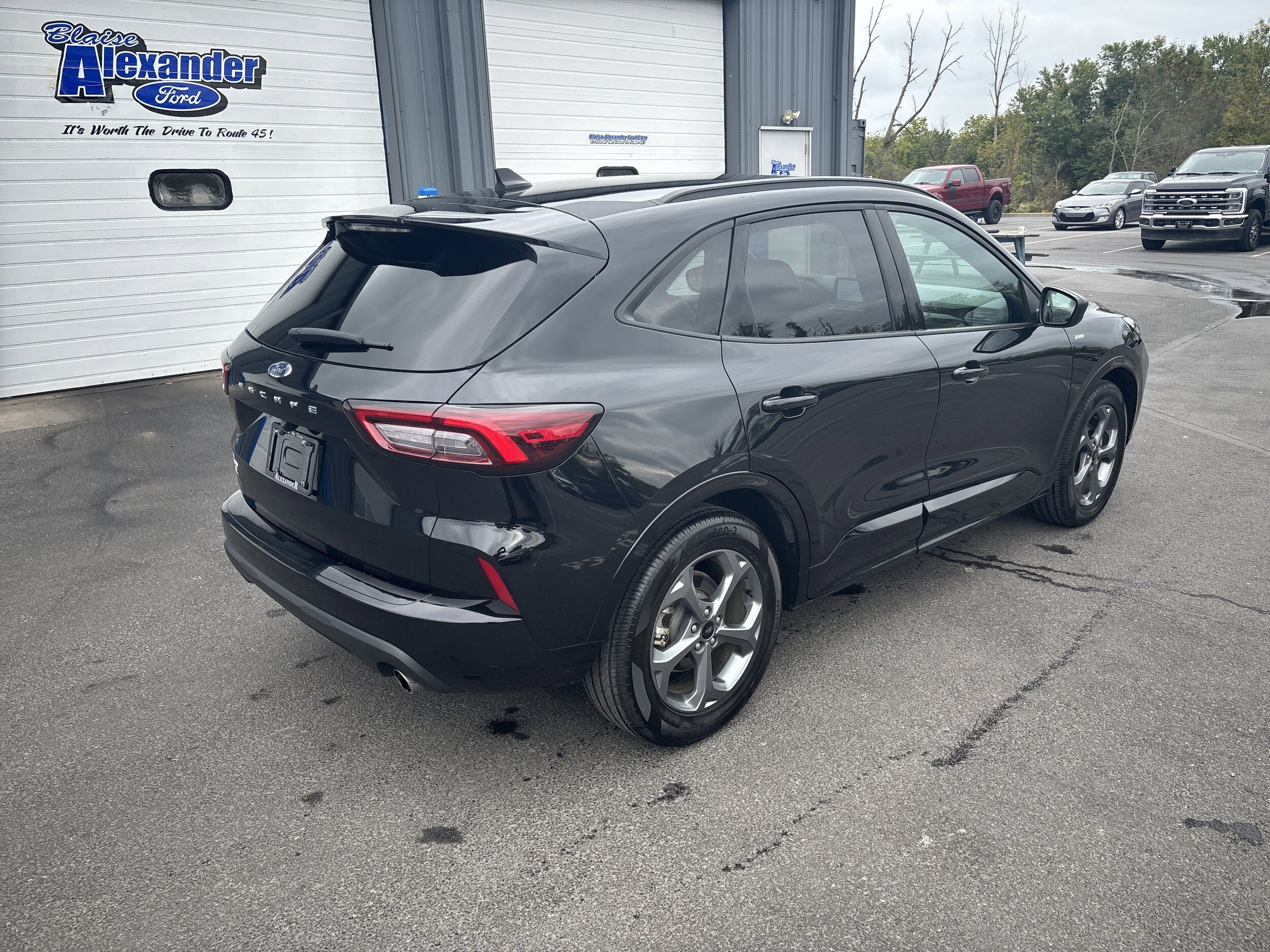 2024 Ford Escape ST-Line photo 3