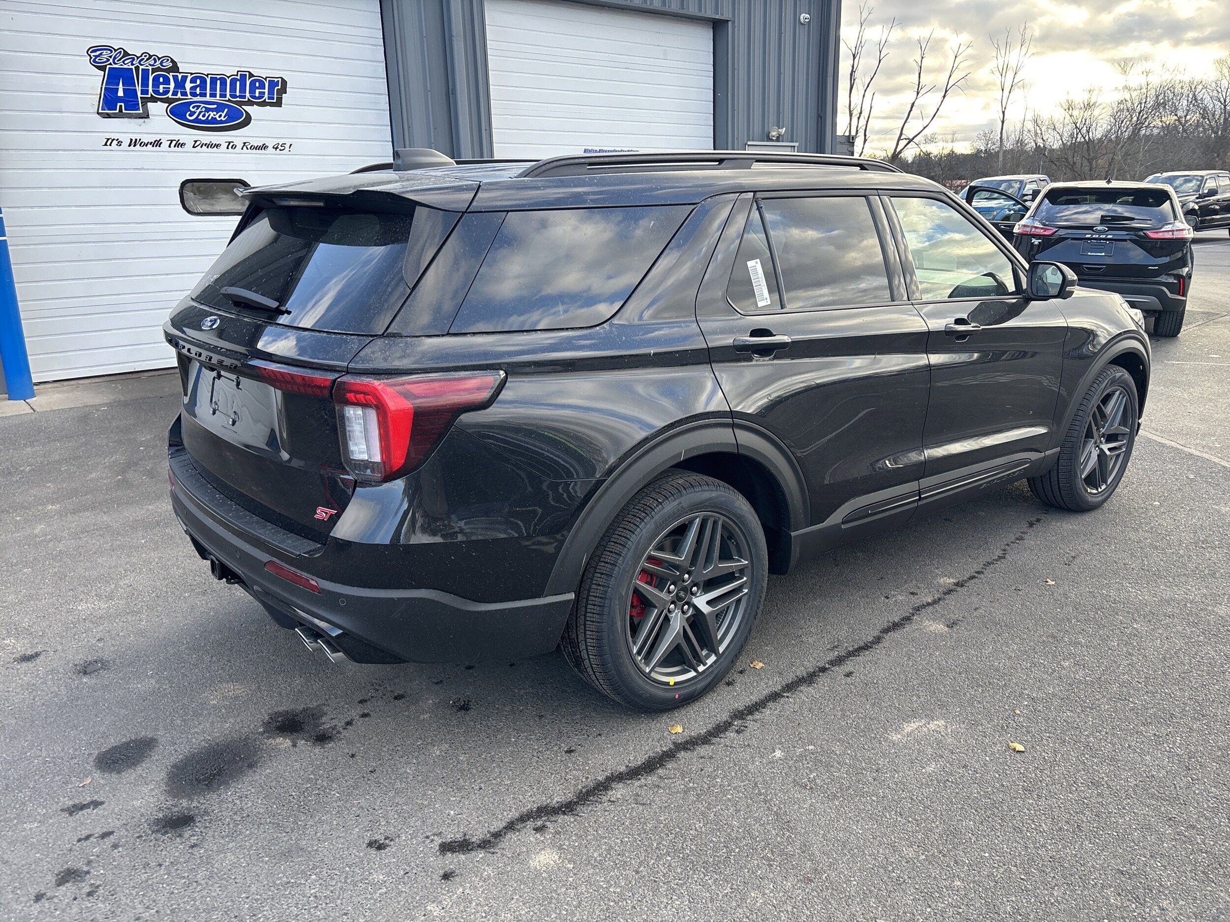 2026 Ford Explorer ST photo 3