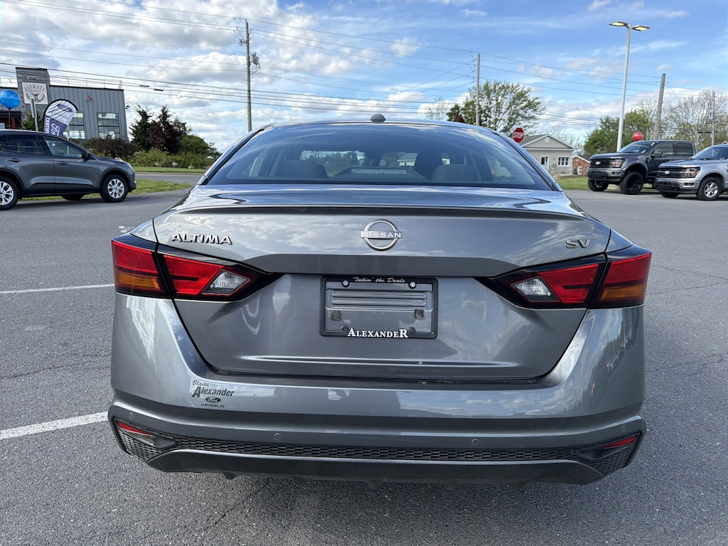 Used 2024 Nissan Altima 2.5 SV Sedan