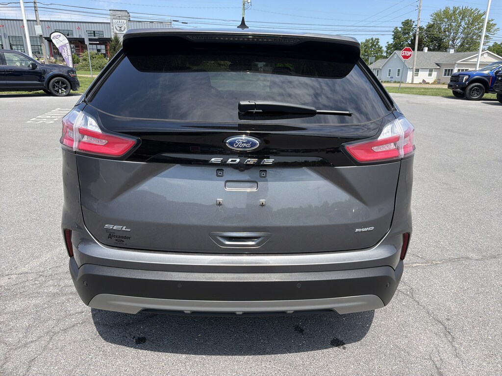 Used 2024 Ford Edge SEL SUV
