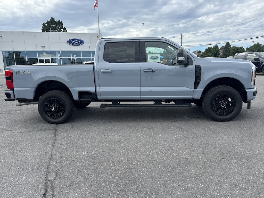 New 2026 Ford F-350 LARIAT Truck Crew Cab