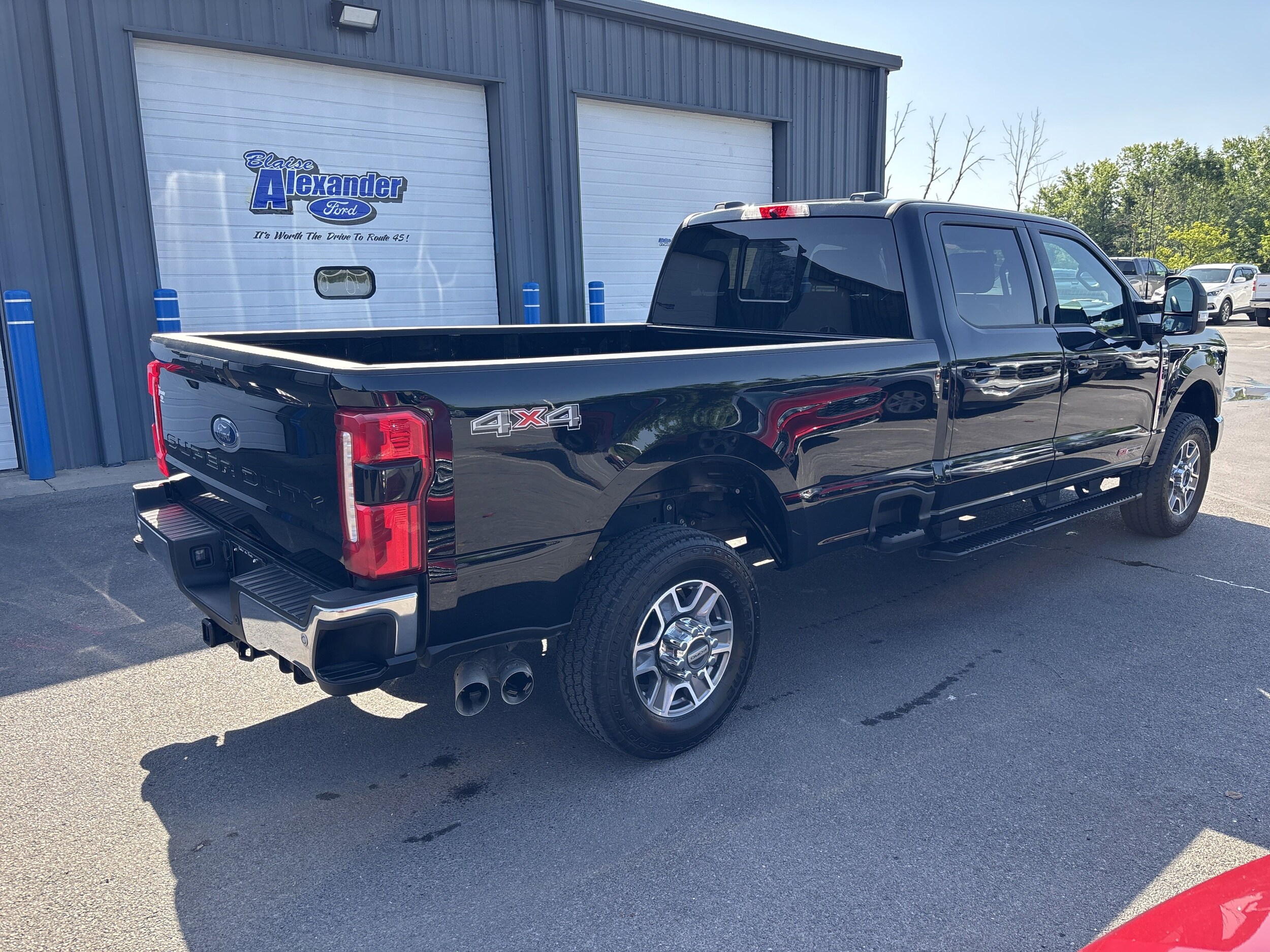 2024 Ford F-350 Lariat photo 2