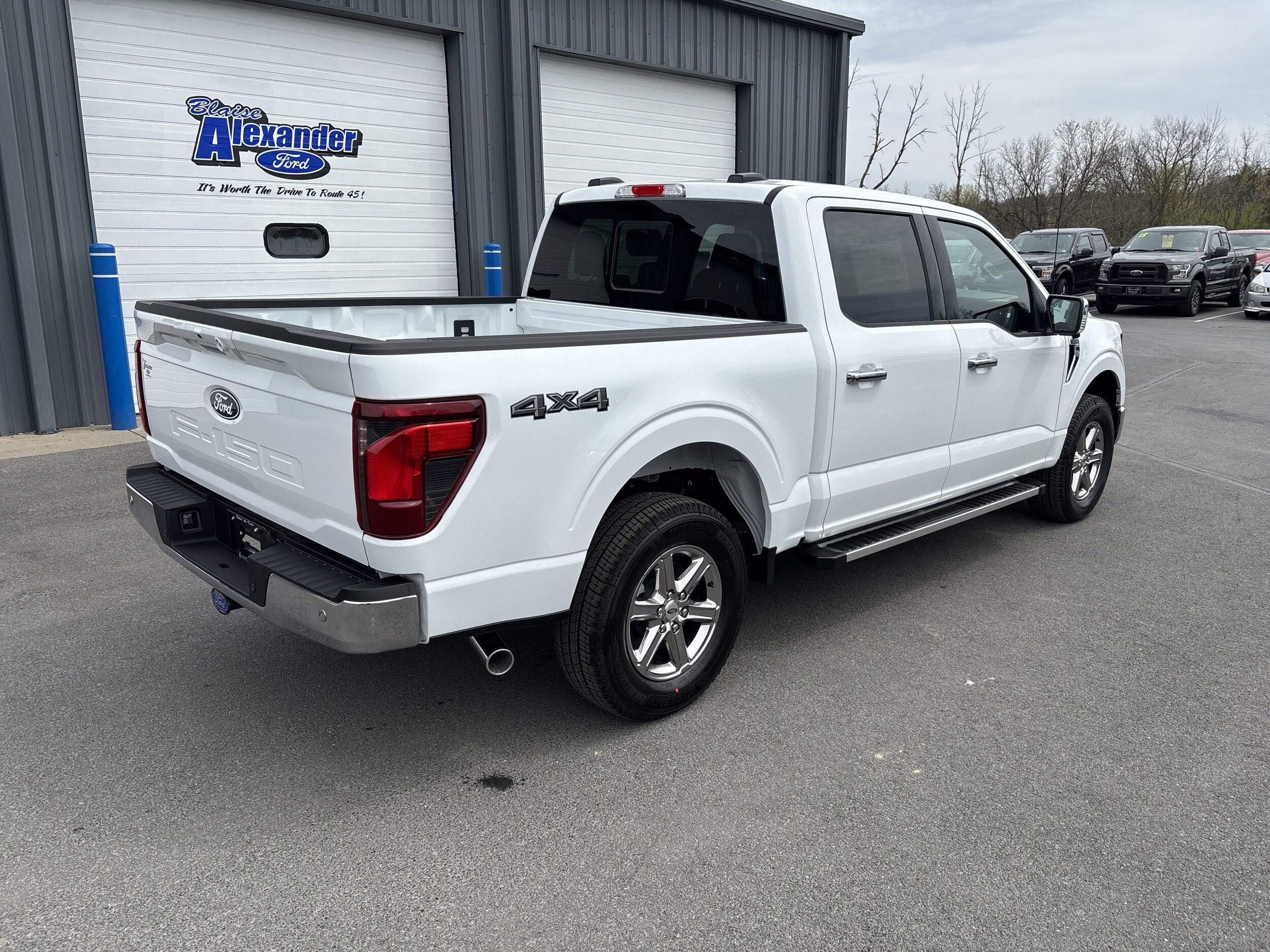 2025 Ford F-150 XLT photo 3
