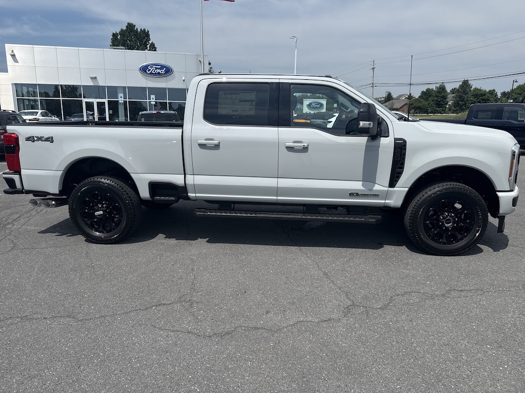 New 2026 Ford F-250 LARIAT Truck Crew Cab