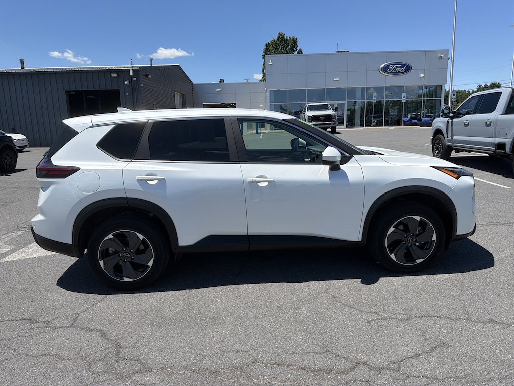 Used 2024 Nissan Rogue SV SUV