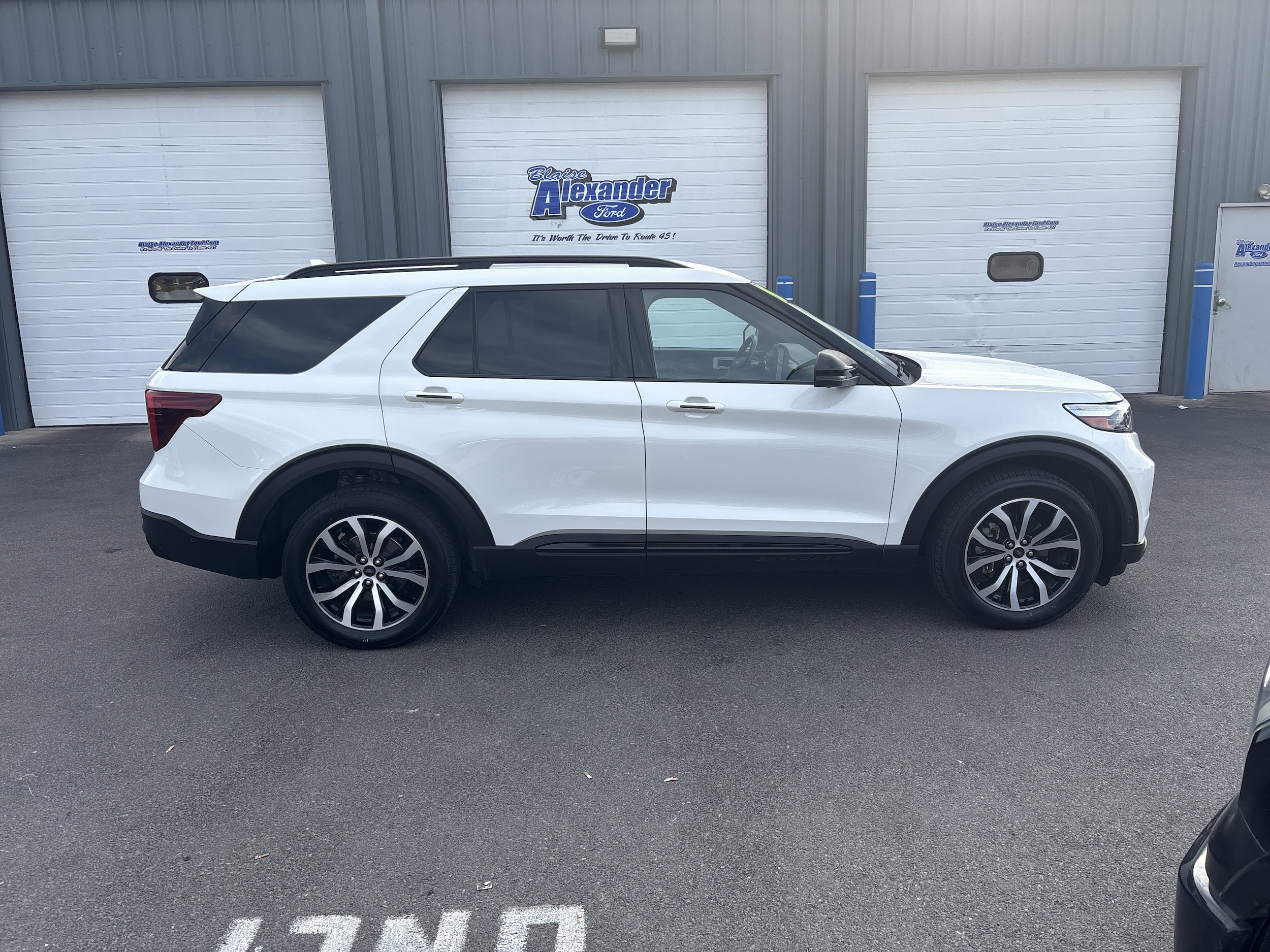 2020 Ford Explorer ST photo 2