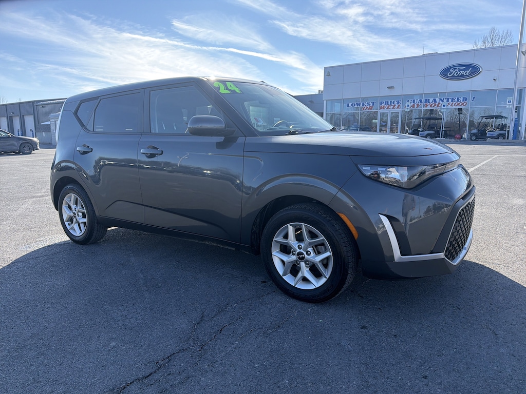 Used 2024 Kia Soul LX Hatchback