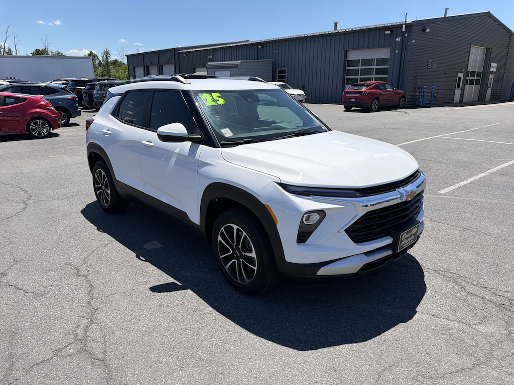 Used 2025 Chevrolet Trailblazer LT SUV