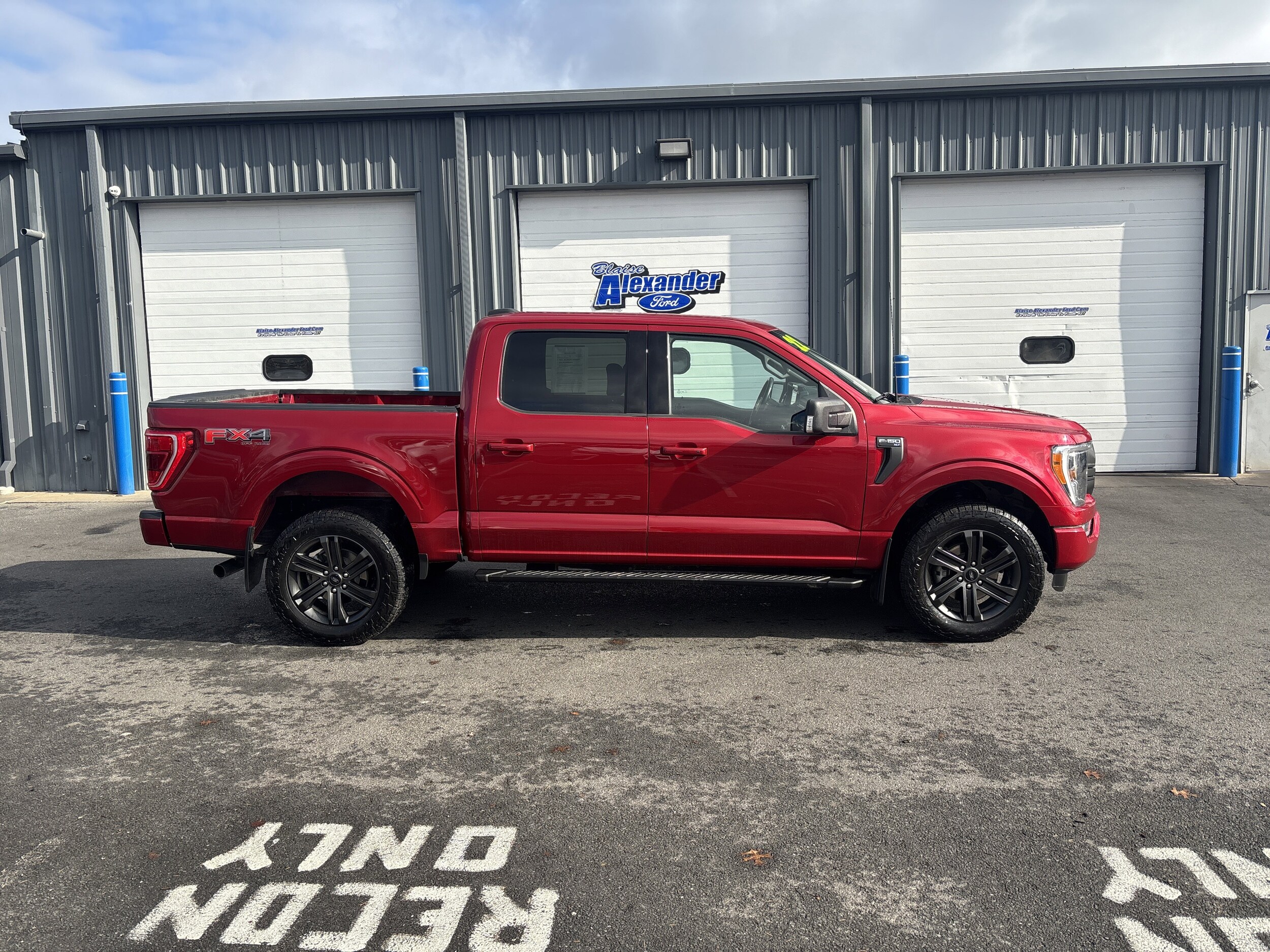 2022 Ford F-150 XLT photo 2