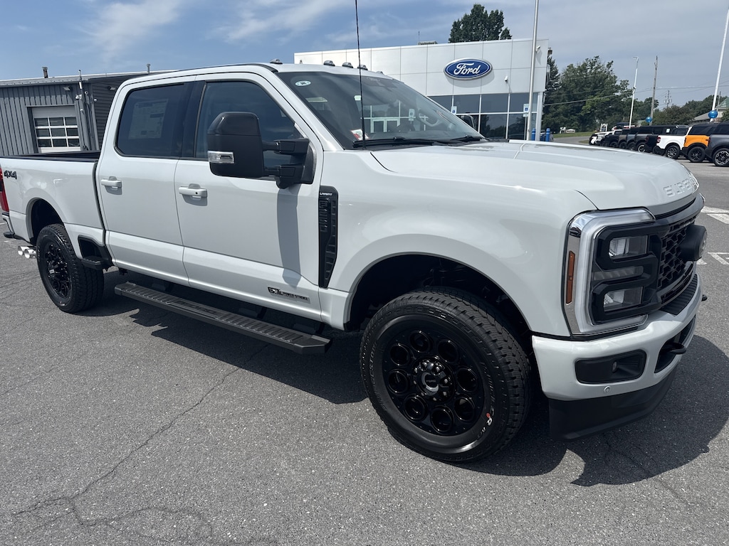 New 2026 Ford F-250 LARIAT Truck Crew Cab