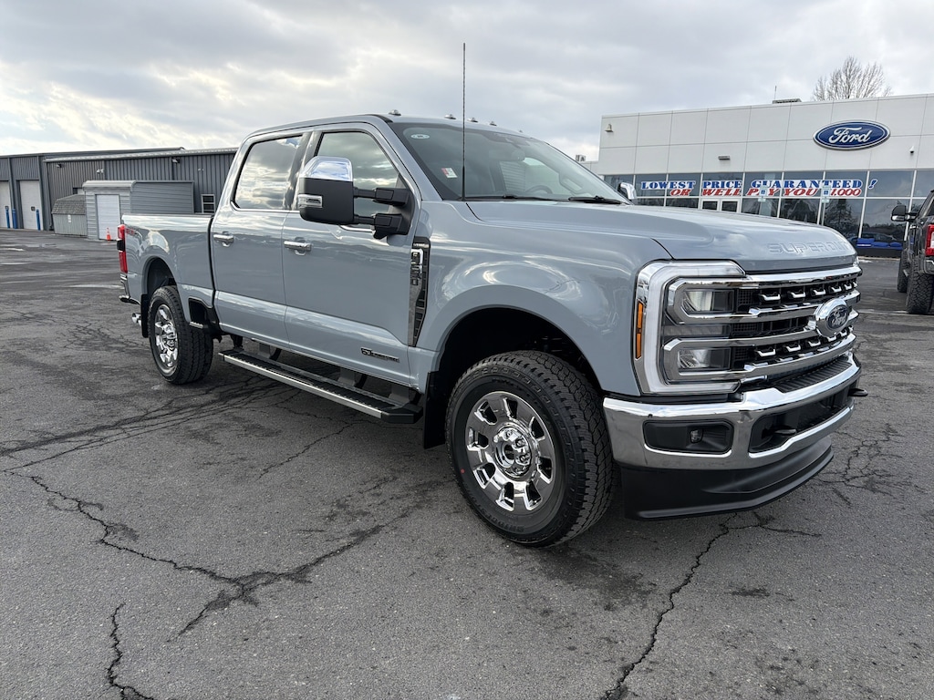 New 2026 Ford F-250 LARIAT Truck Crew Cab