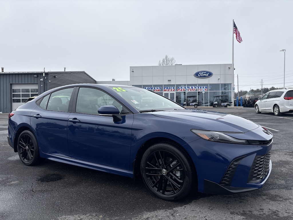 Used 2025 Toyota Camry SE Sedan
