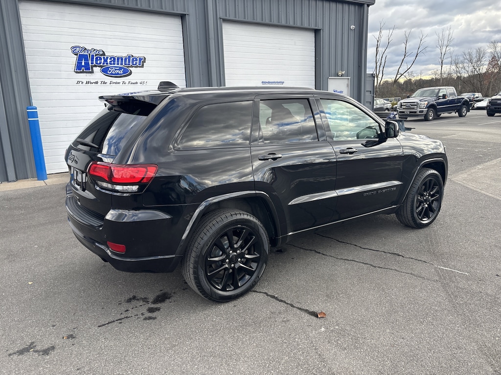 Used 2018 Jeep Grand Cherokee Laredo 4x4 SUV