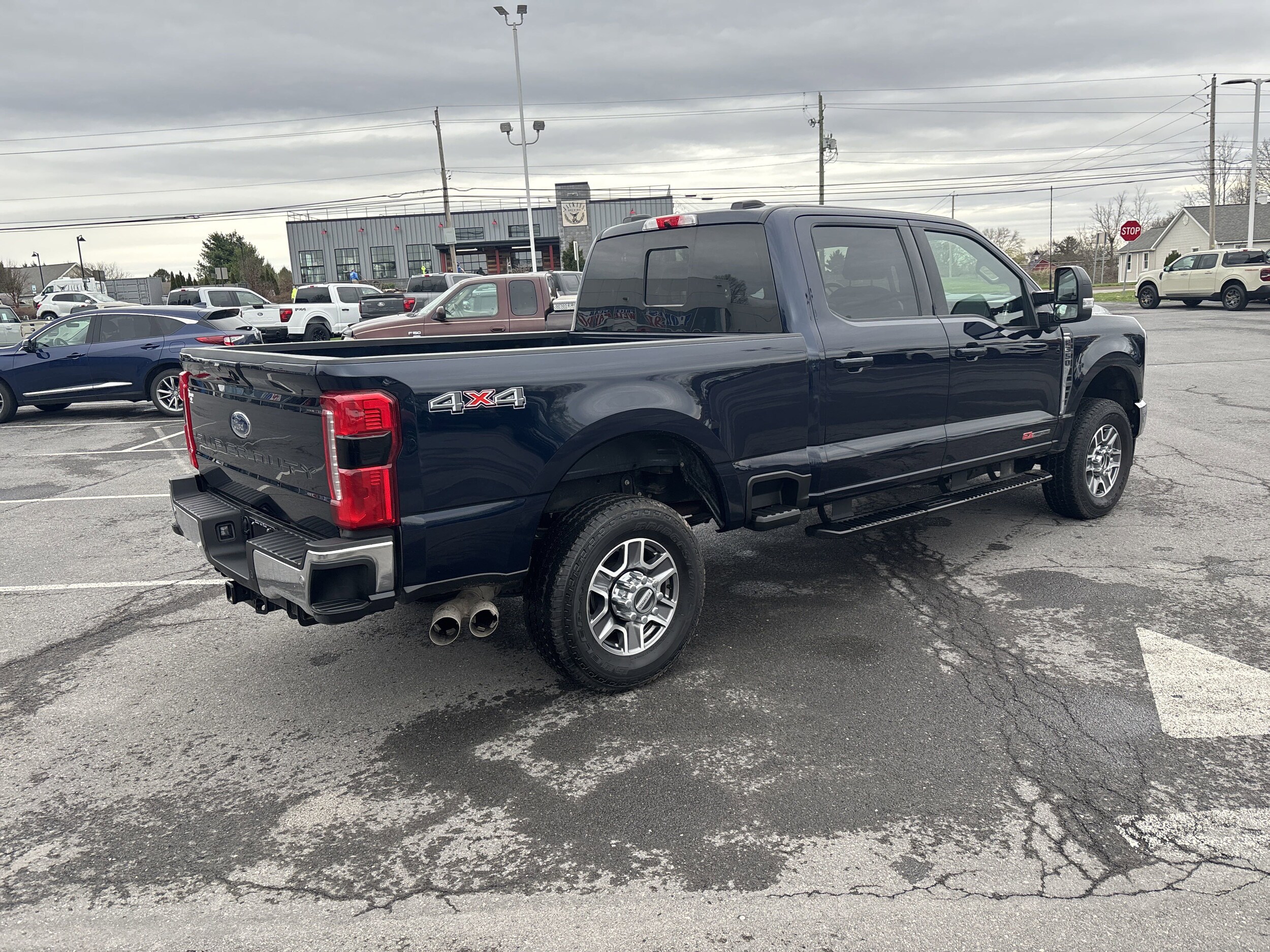 2024 Ford F-350 Lariat photo 2