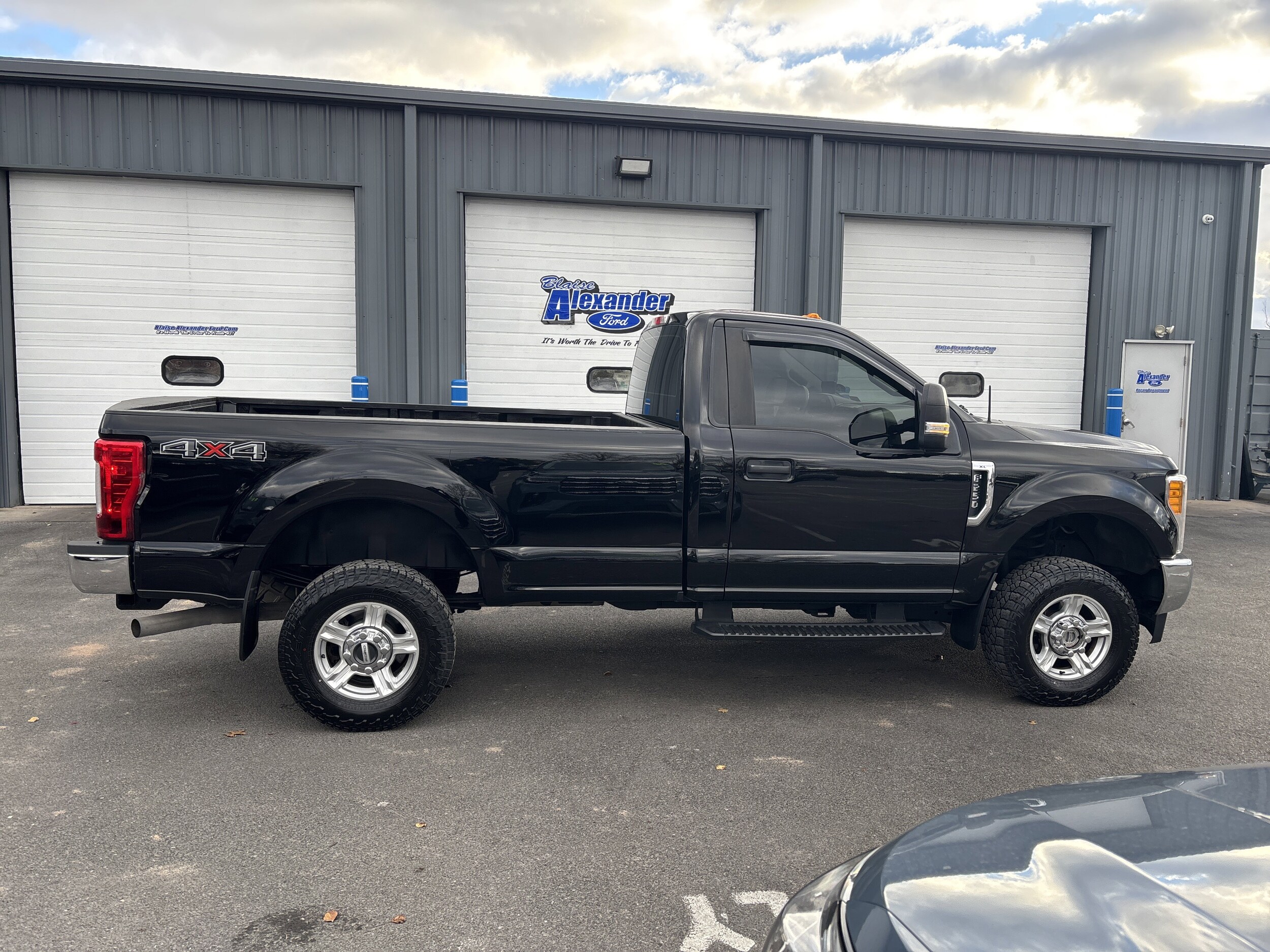 2017 Ford F-250 XL photo 2