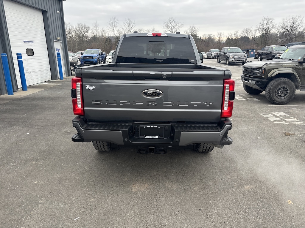 New 2026 Ford F-350 LARIAT Truck Crew Cab