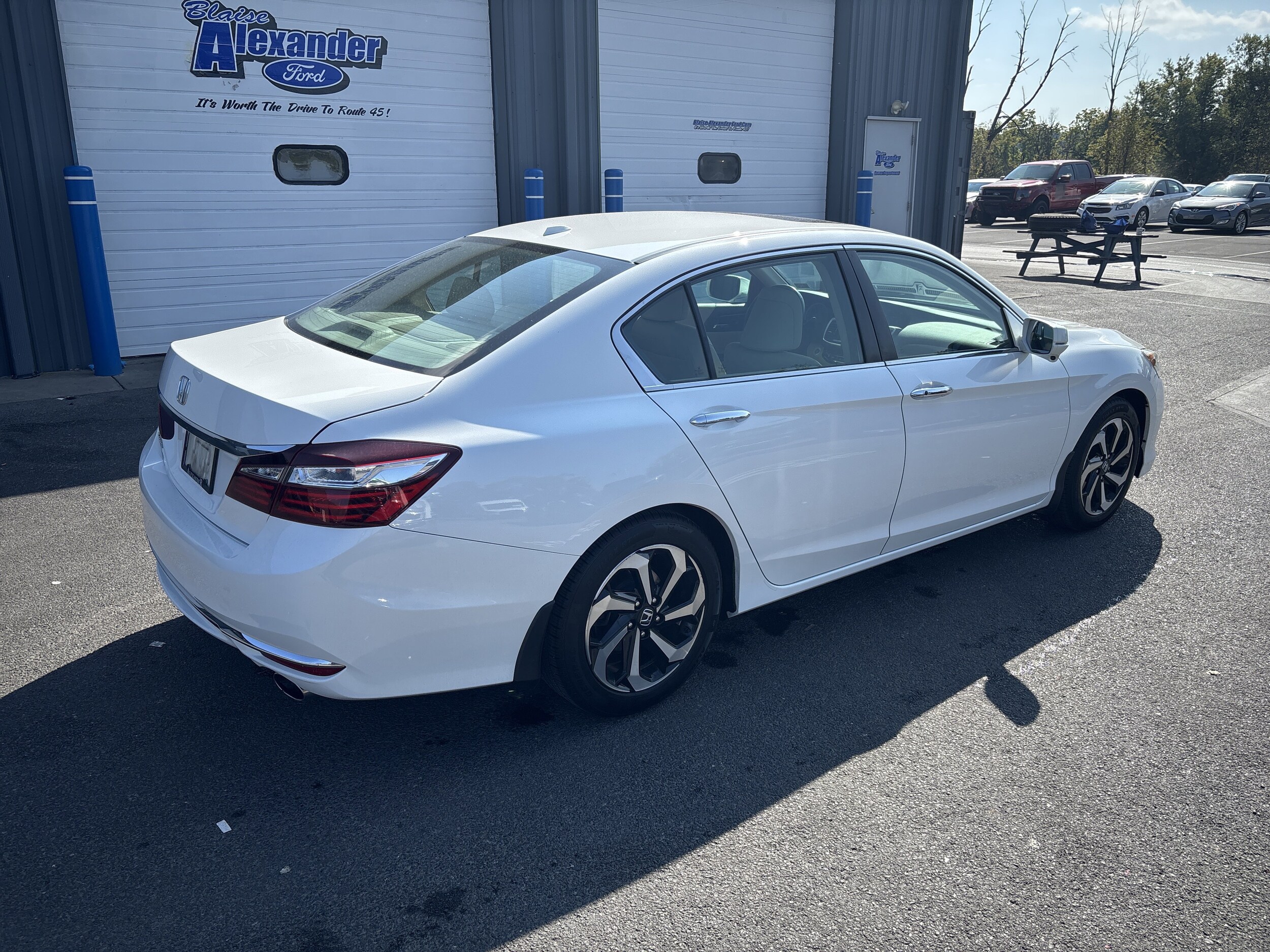 2016 Honda Accord EX-L photo 2