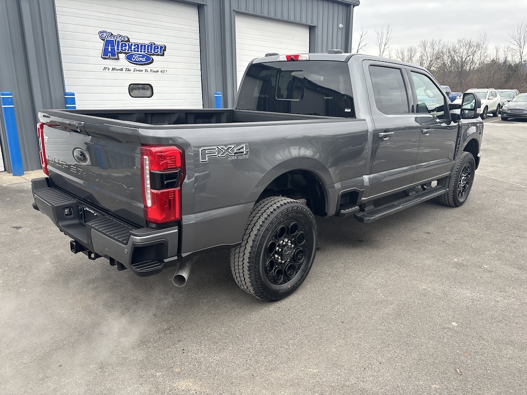 New 2026 Ford F-350 LARIAT Truck Crew Cab