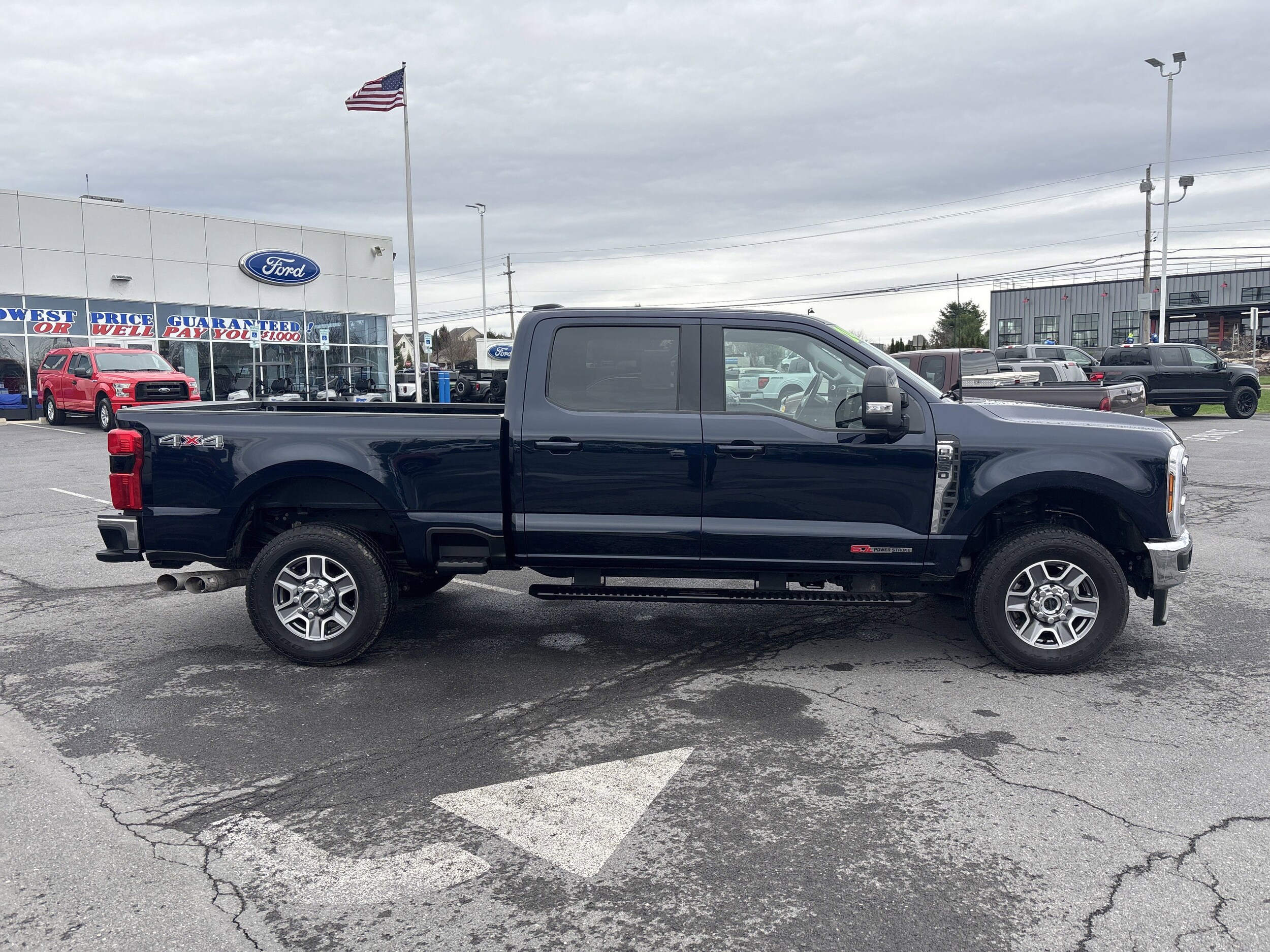 2024 Ford F-350 Lariat photo 2