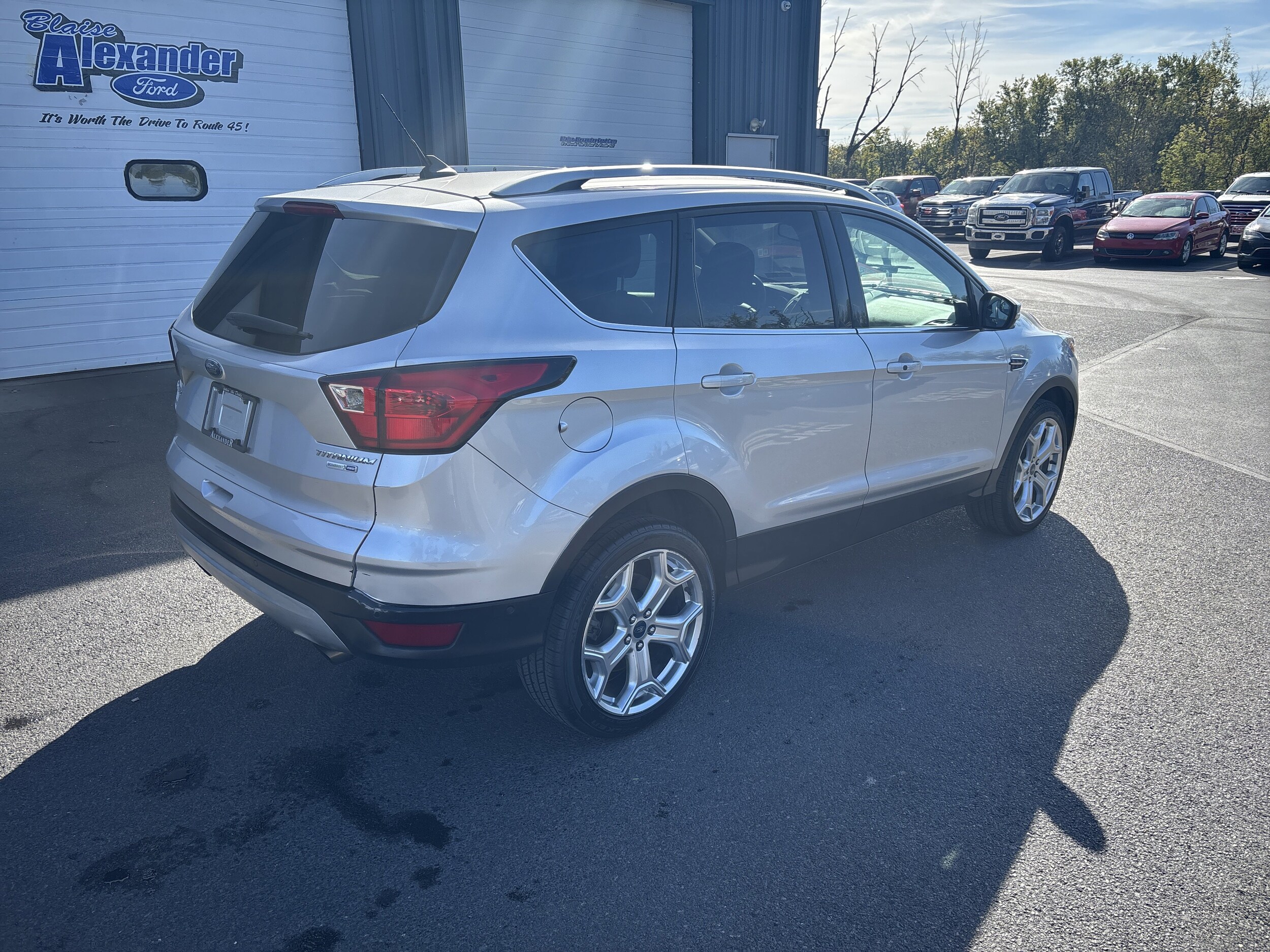 2019 Ford Escape Titanium photo 2