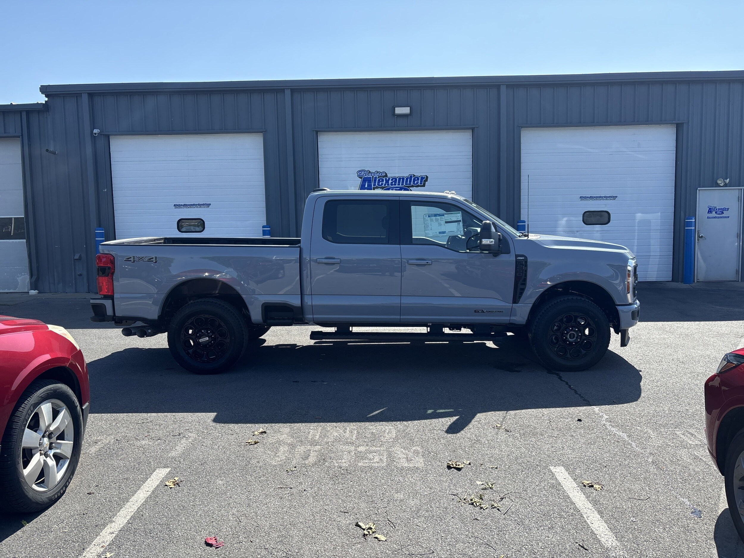 2025 Ford F-250 Lariat photo 2