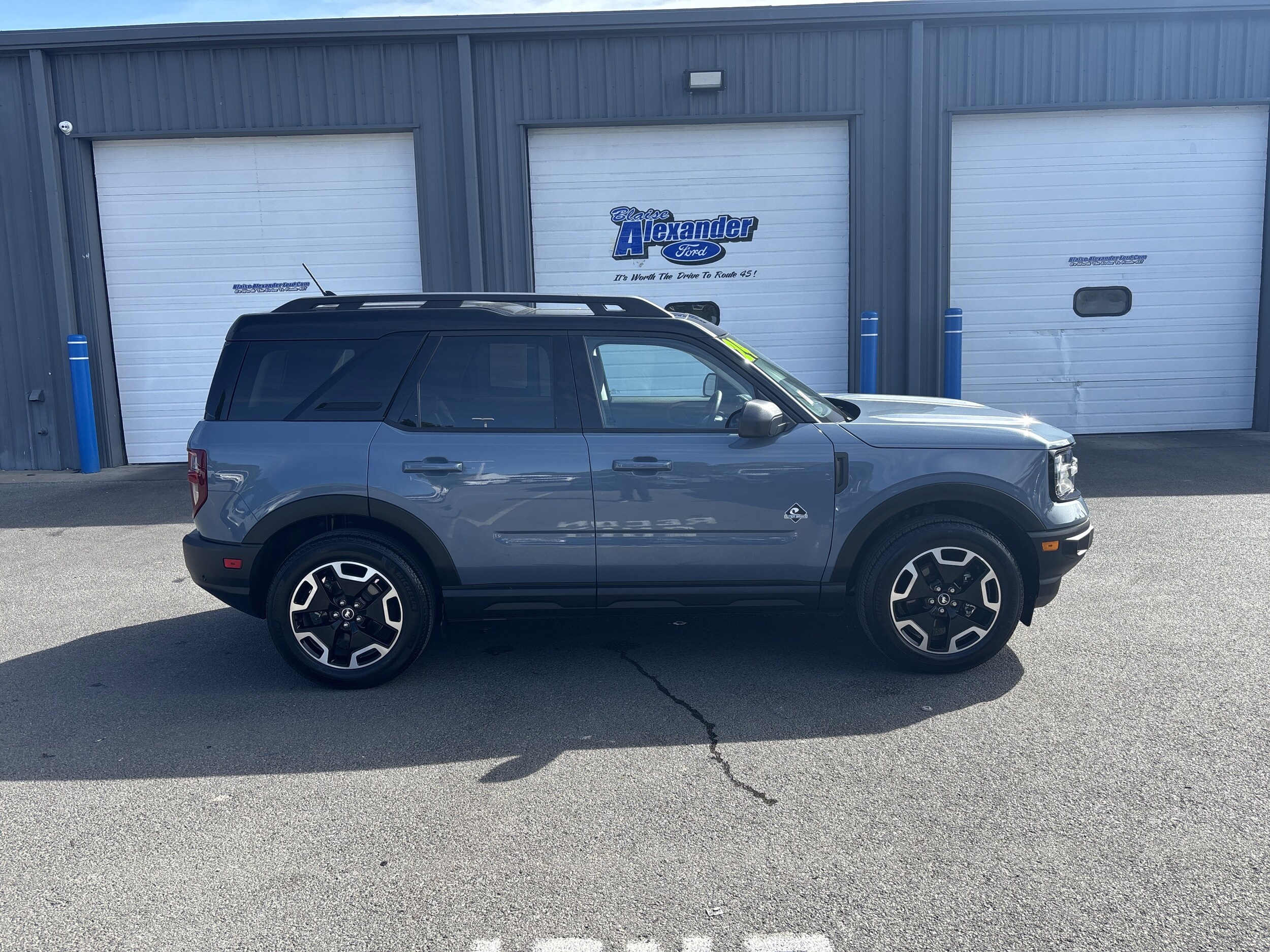2024 Ford Bronco Sport Outer Banks photo 2