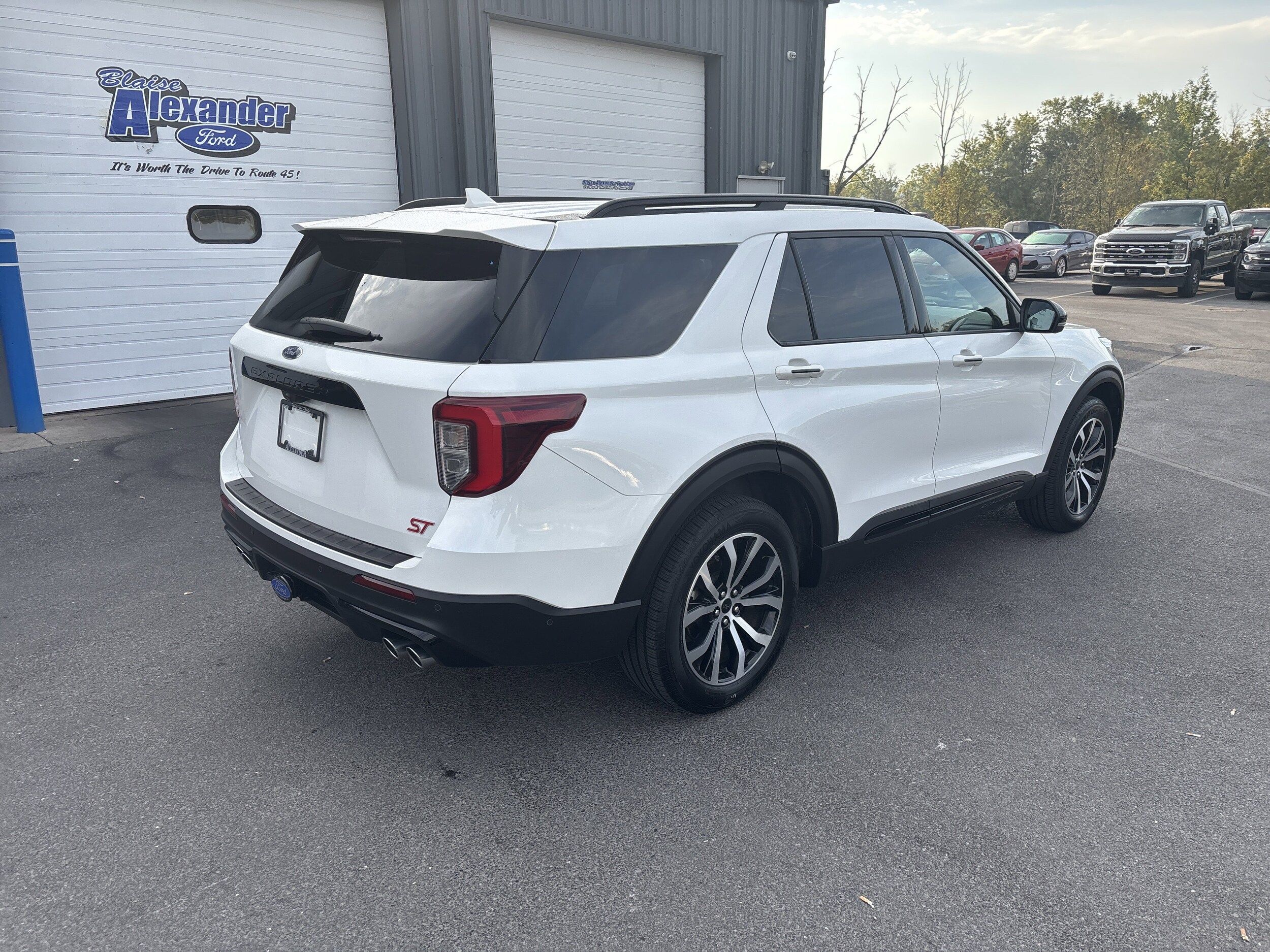 2020 Ford Explorer ST photo 3