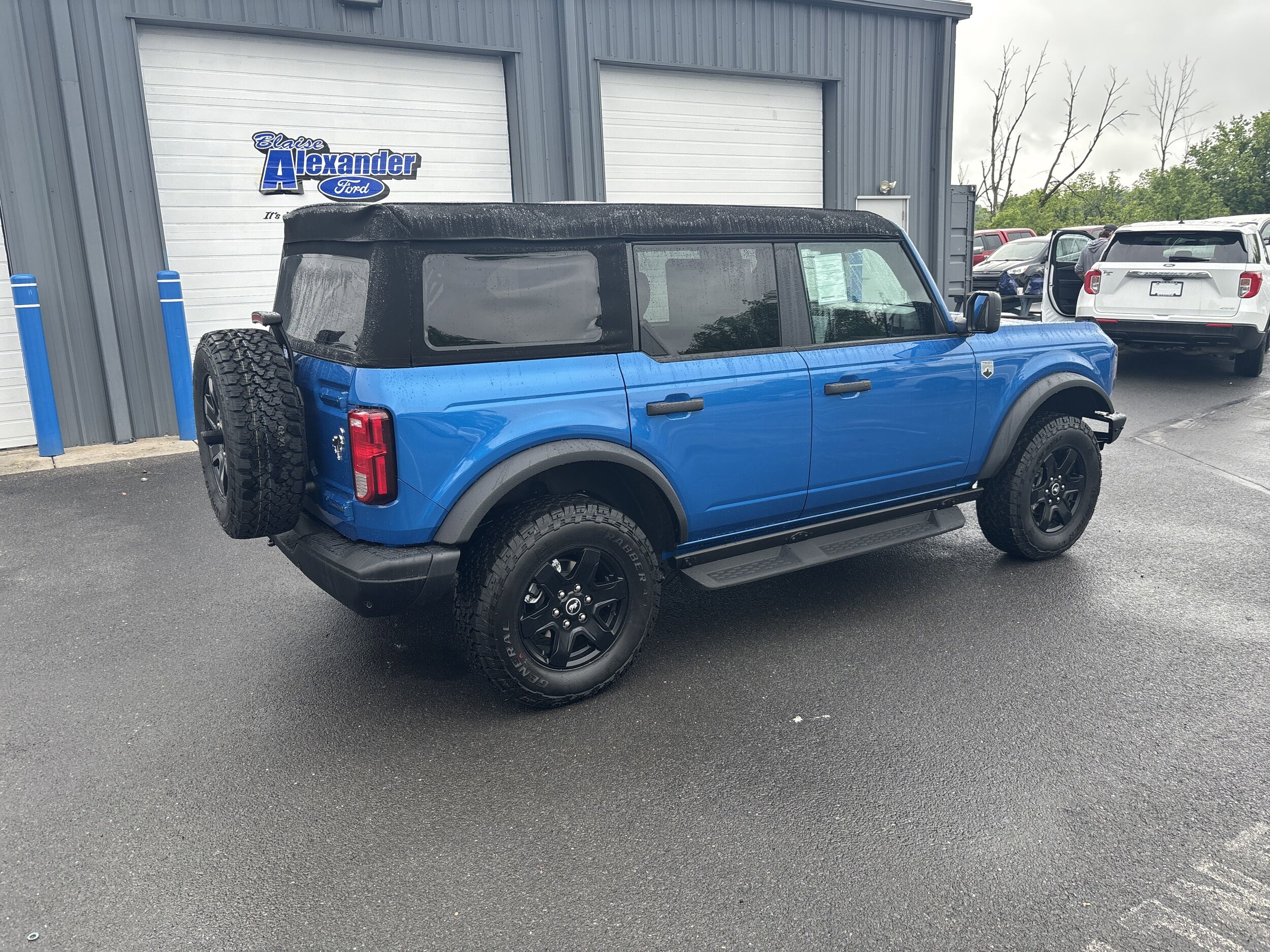 2025 Ford Bronco Big Bend photo 3