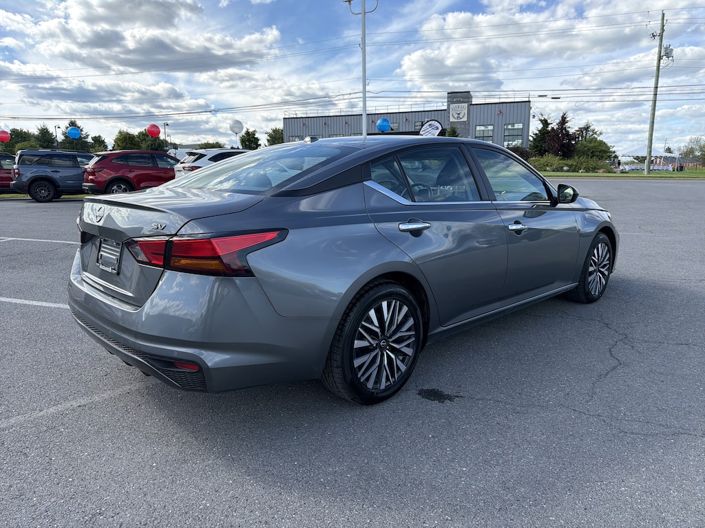 Used 2024 Nissan Altima 2.5 SV Sedan