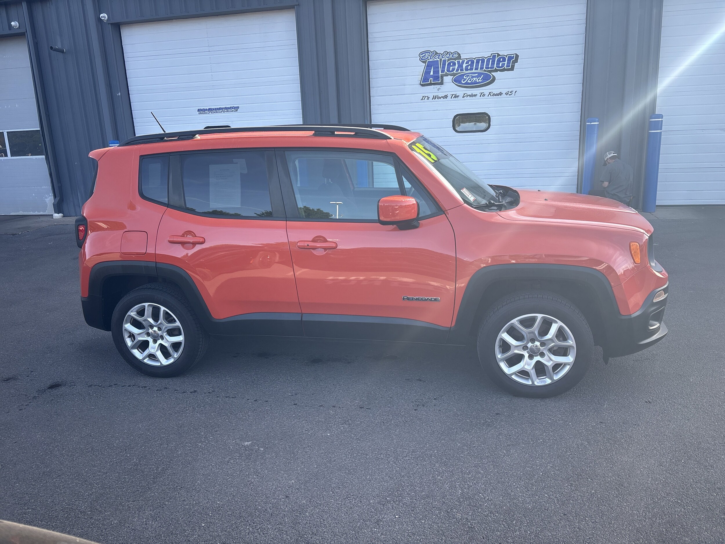 2015 Jeep Renegade Latitude photo 2