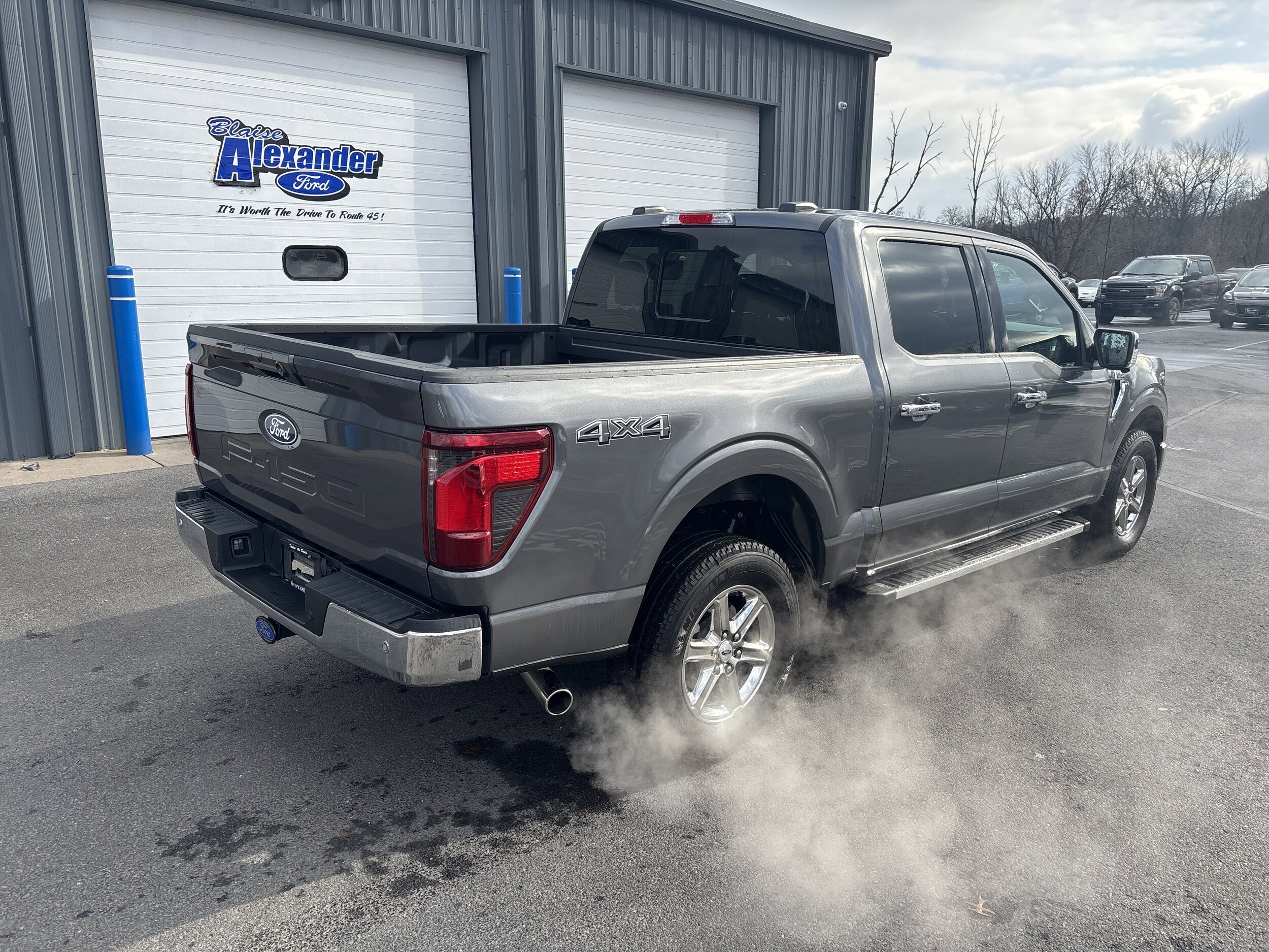 2024 Ford F-150 XLT photo 2
