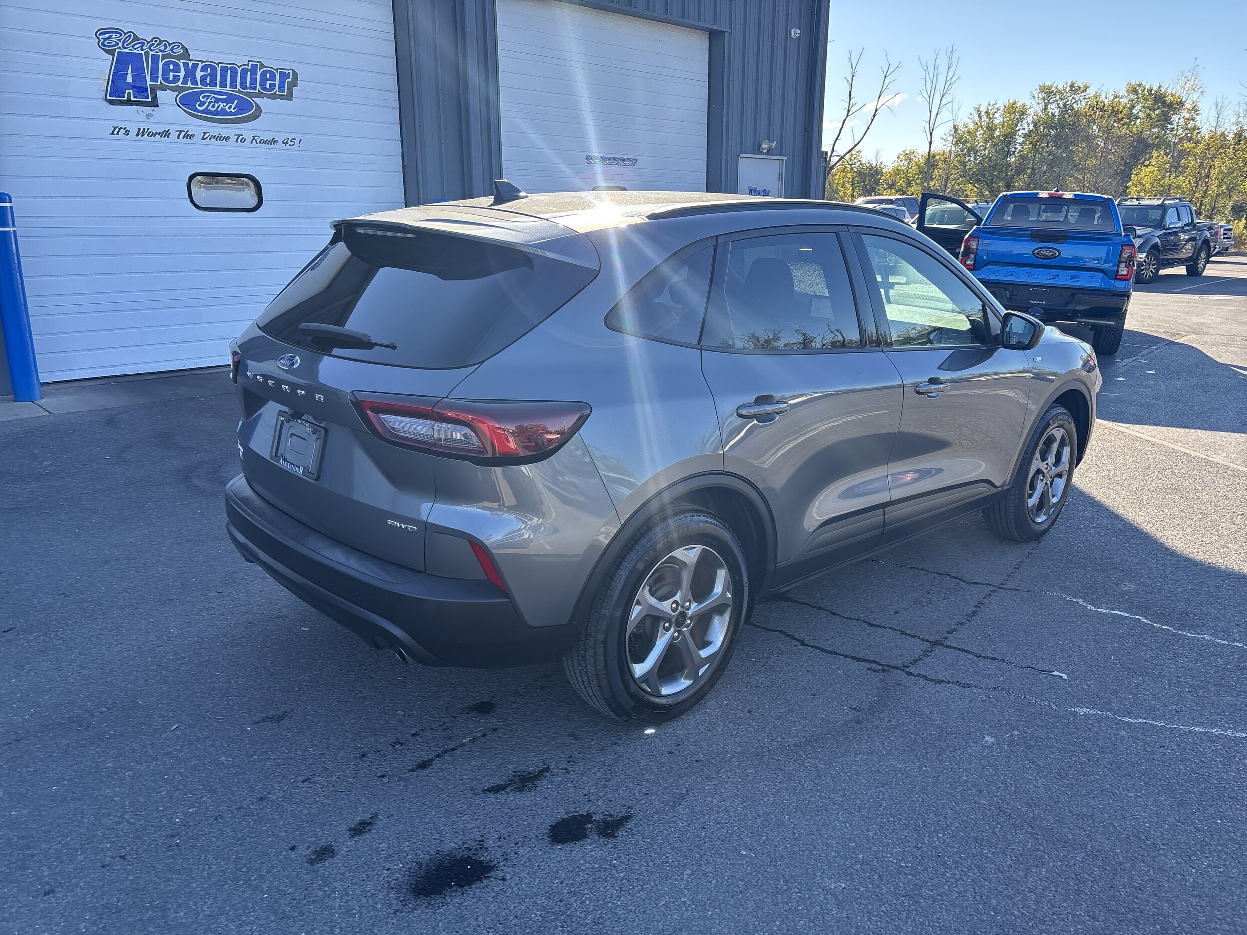 2025 Ford Escape ST-Line photo 3