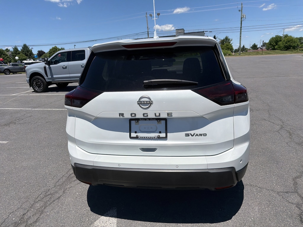Used 2024 Nissan Rogue SV SUV