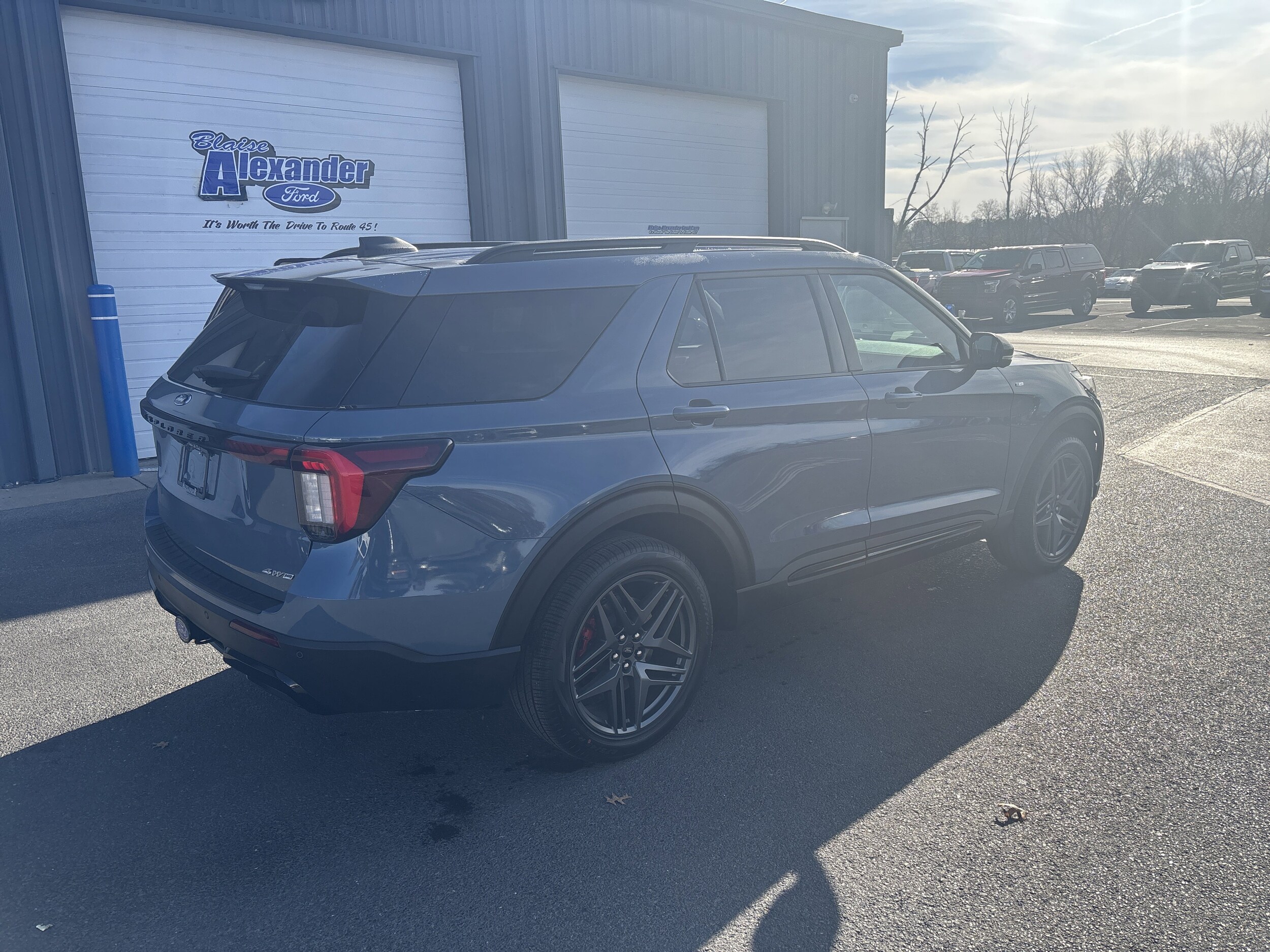 2026 Ford Explorer ST-Line photo 2