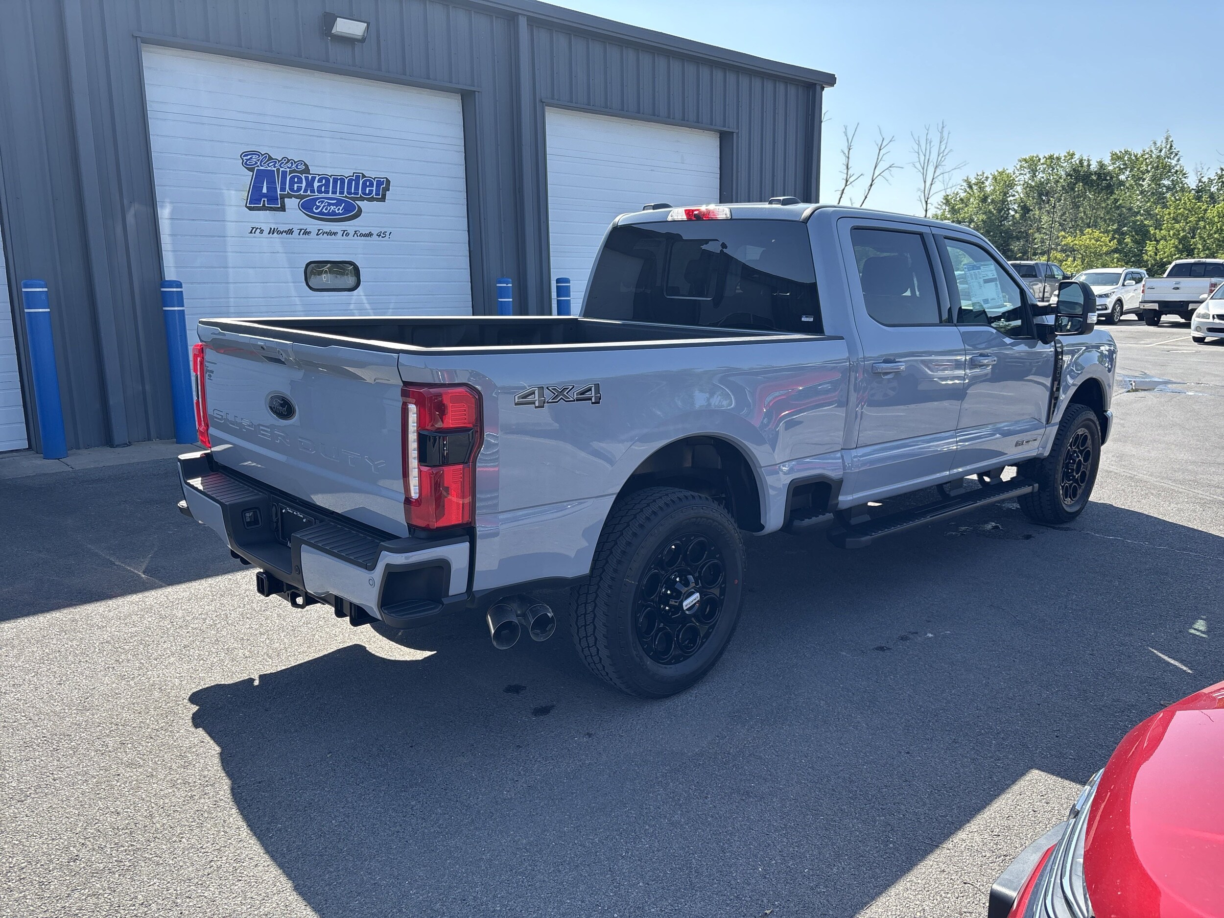 2025 Ford F-250 Lariat photo 3